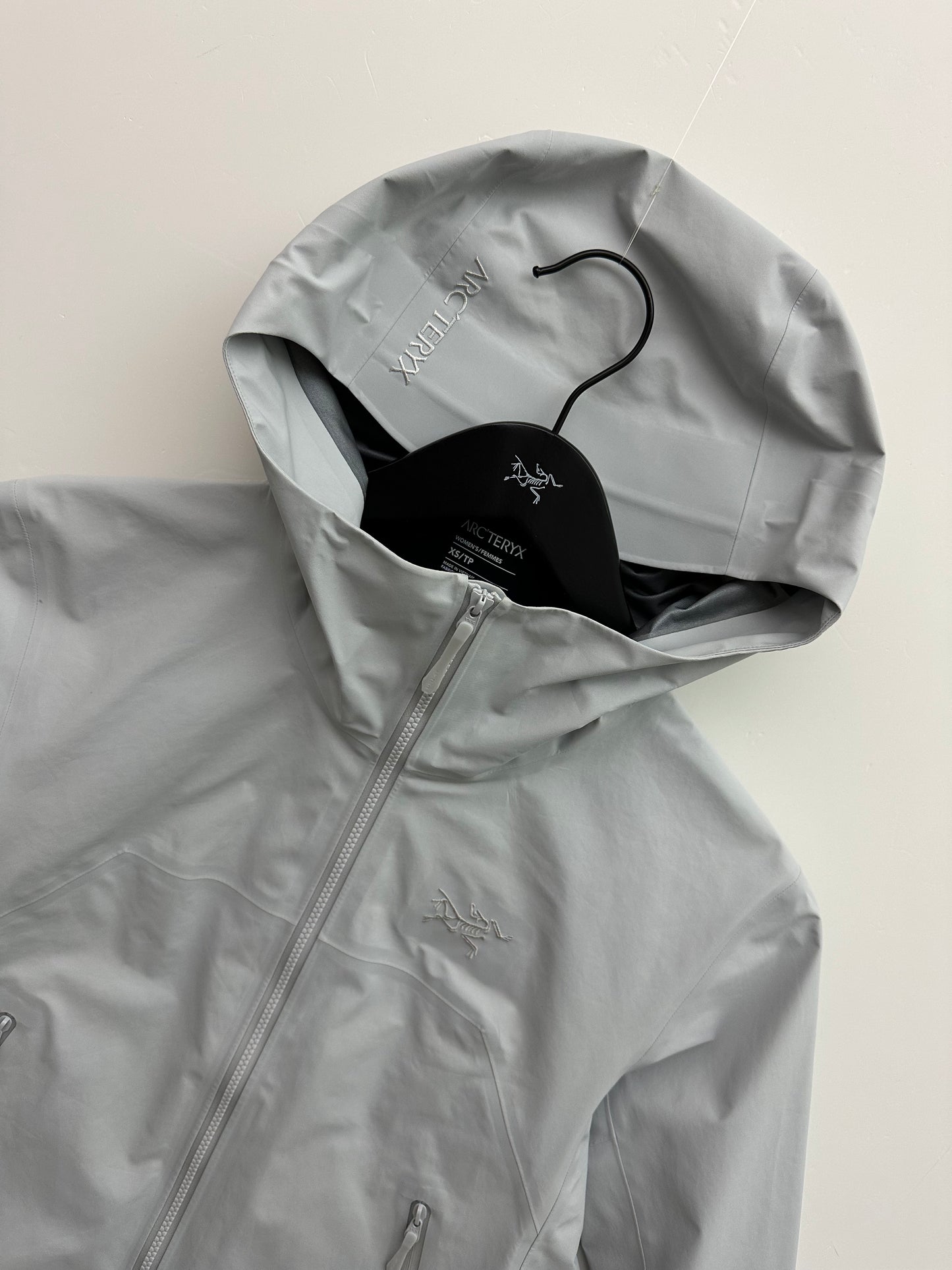 Arc’teryx Beta Jacket Grey Women’s XS Extra Small Gore-Tex RECCO