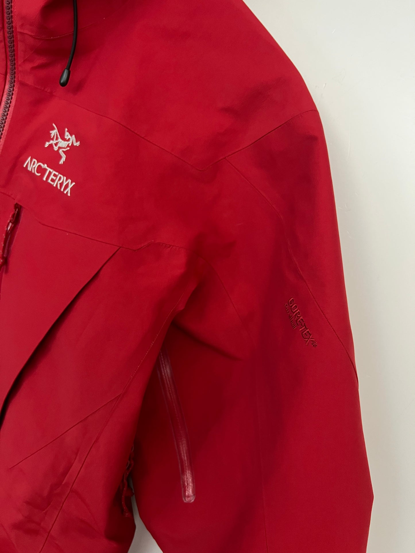 Arc’teryx Alpha SV Jacket Apple Red Men’s S Small Gore-Tex Pro
