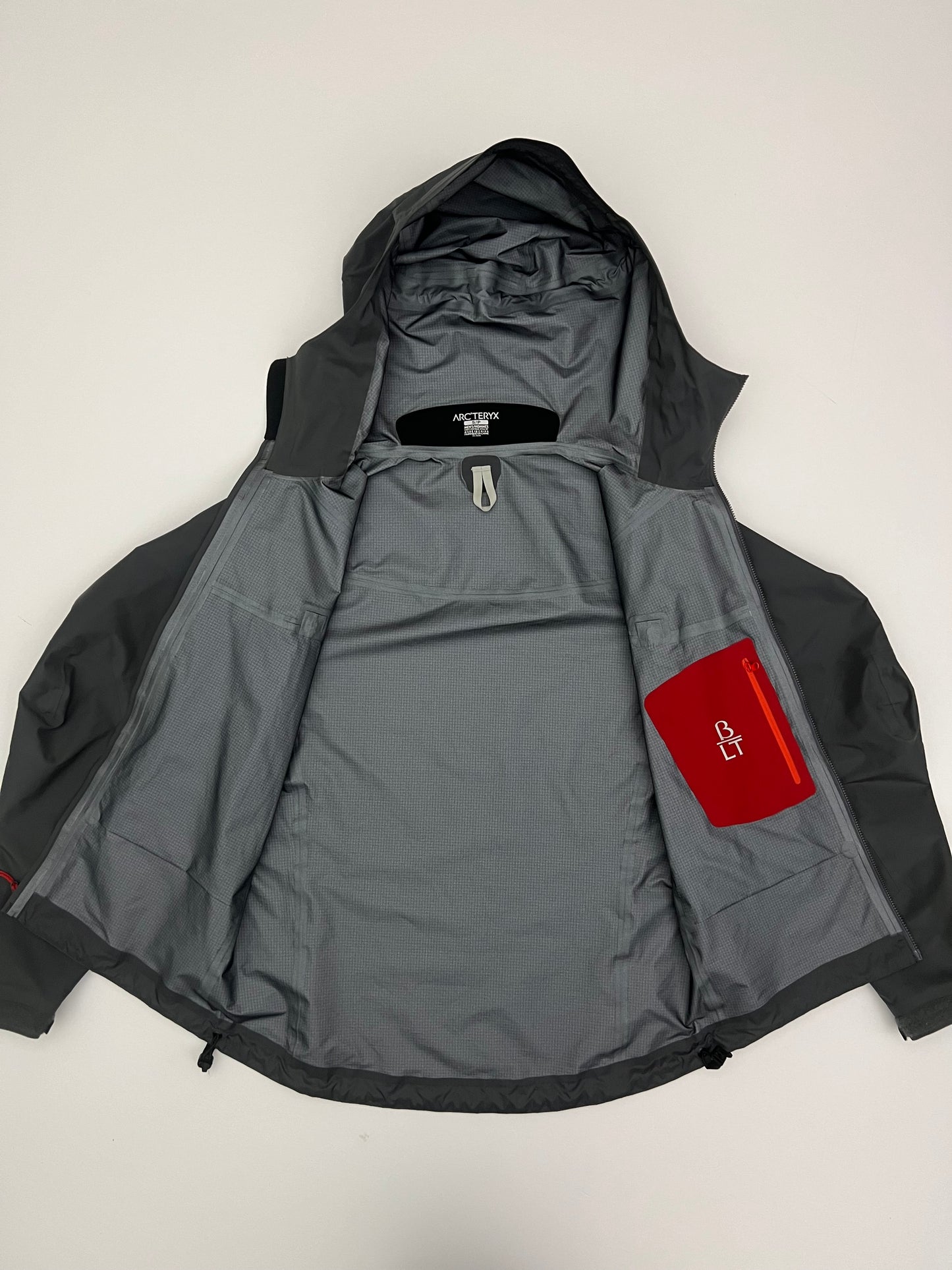Arc’teryx Beta LT Jacket Pilot Grey Men’s S Small Gore-Tex Pro