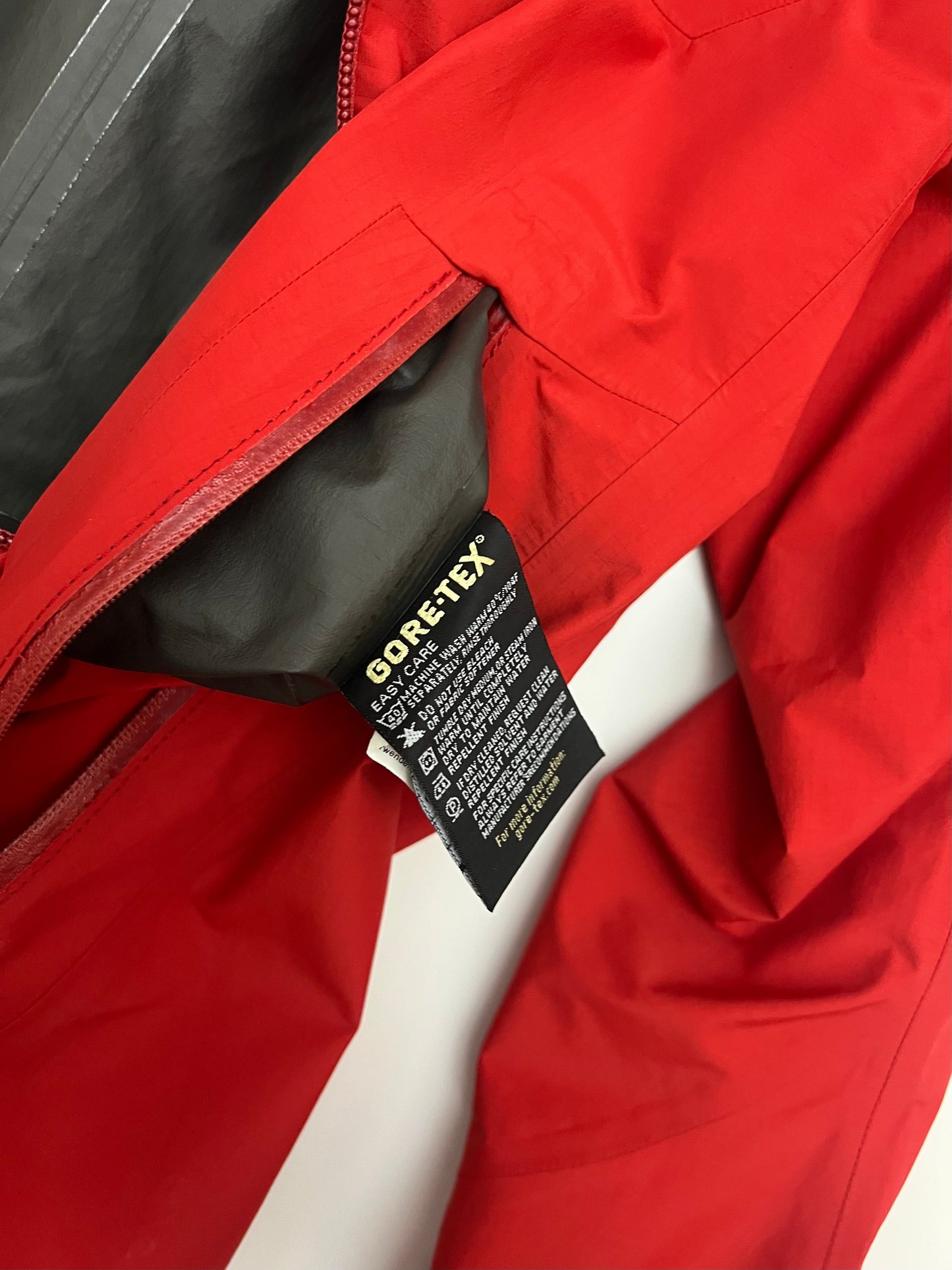 Arc'teryx Beta SL Jacket Red Women's S Small Gore-Tex