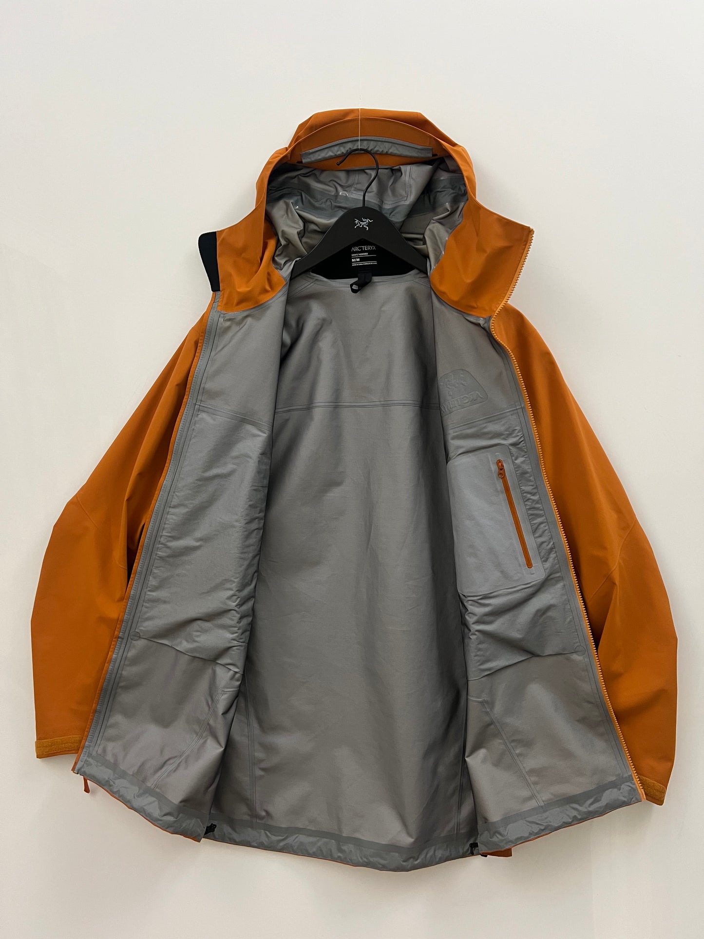 Arc’teryx Beta Long Jacket Revel Orange Men’s M Medium Gore-Tex