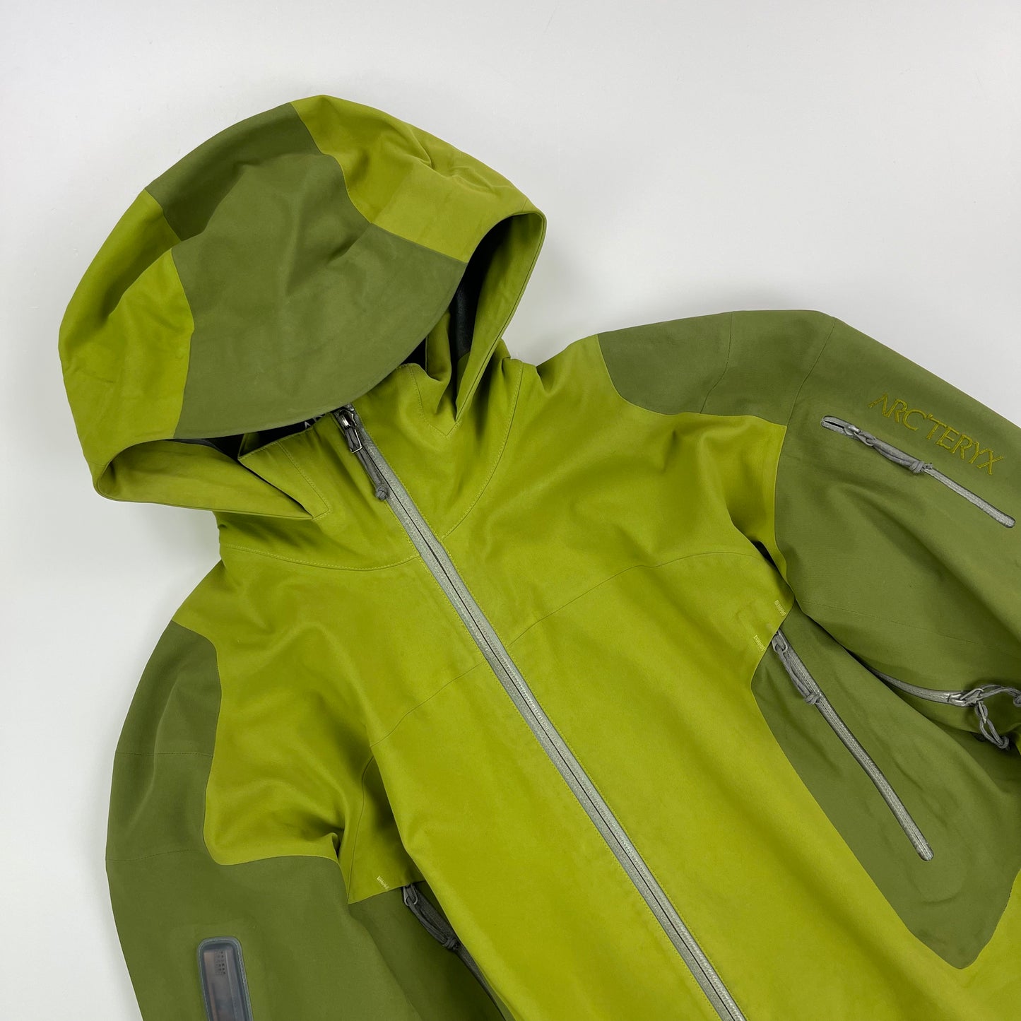 Arc’teryx Stingray Jacket Cricket Green Men’s S Small Gore-Tex RECCO