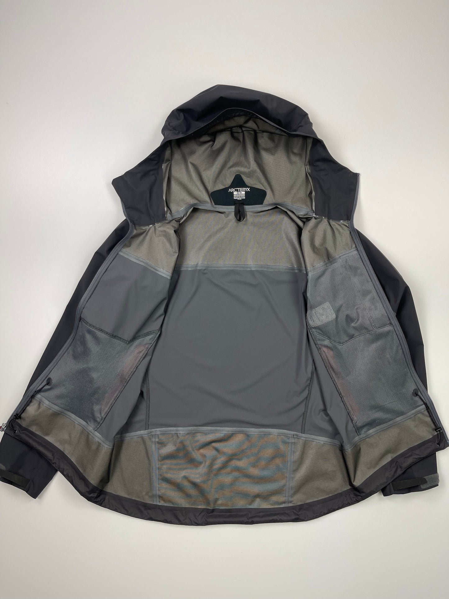 Arc’teryx Alpha Comp Hoody Iron Anvil Men’s M Medium Gore-Tex Hybrid