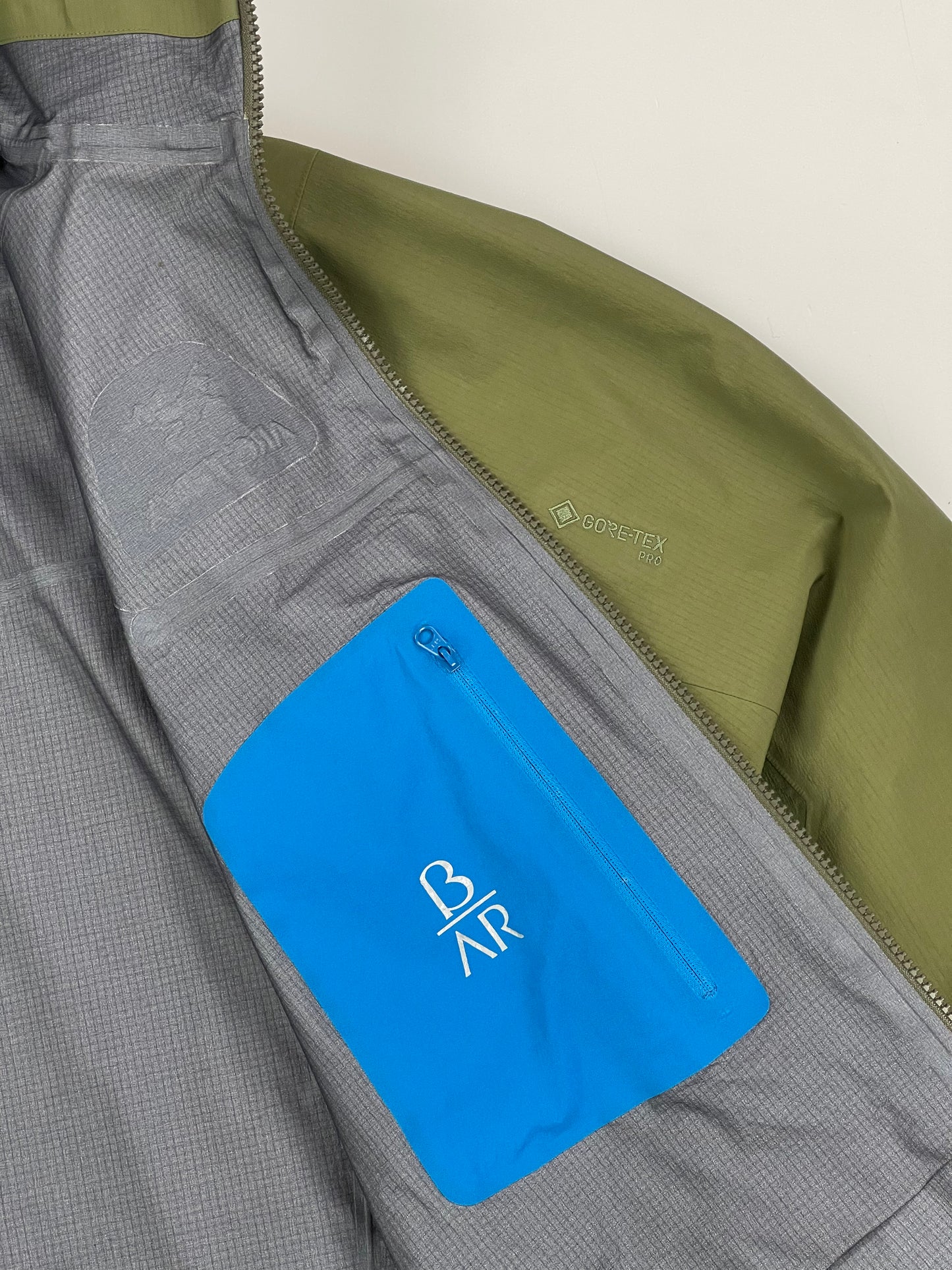 Arc’teryx Beta AR Jacket Green Men’s S Small Gore-Tex Pro