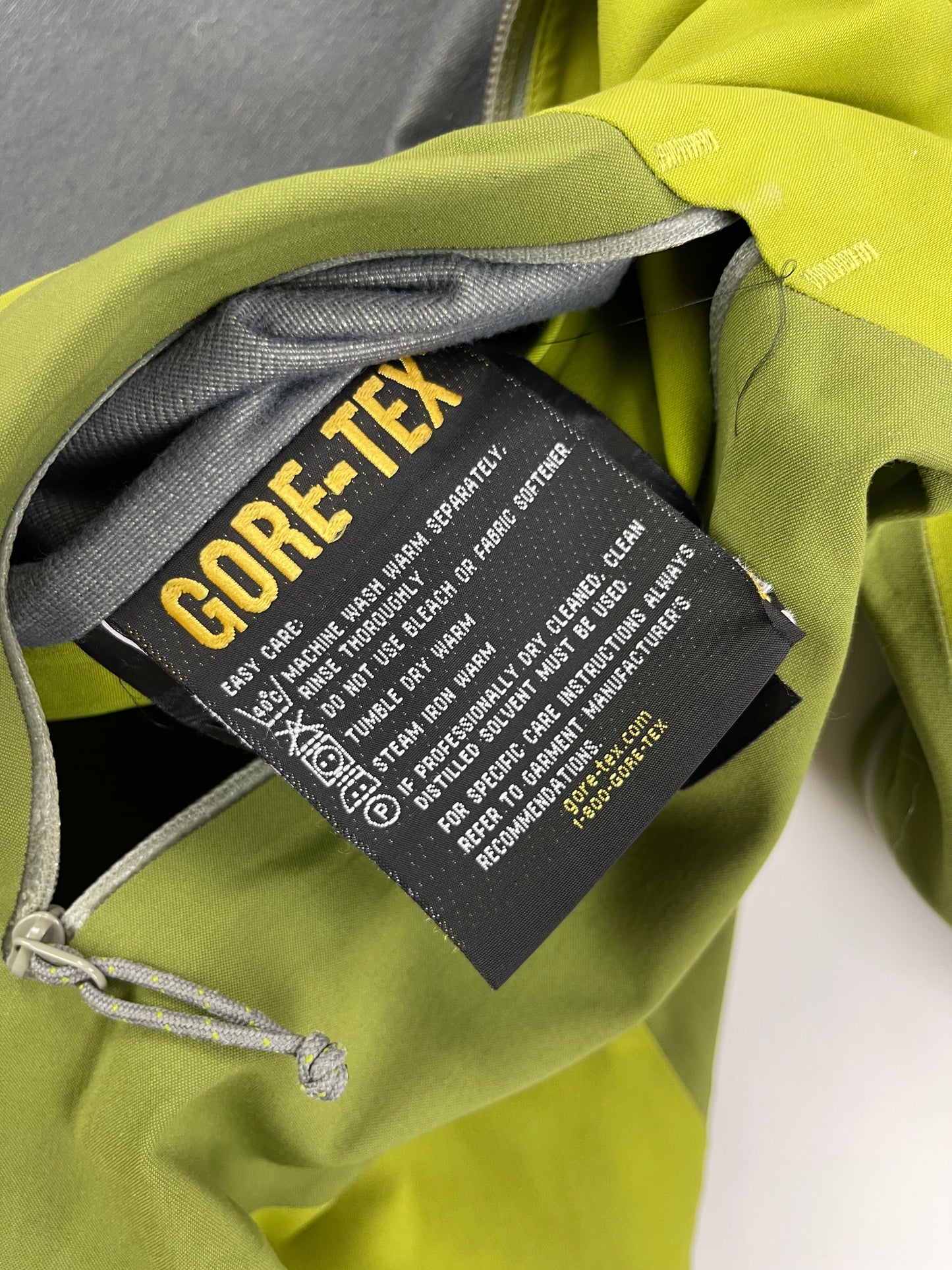Arc’teryx Stingray Jacket Cricket Green Men’s S Small Gore-Tex RECCO