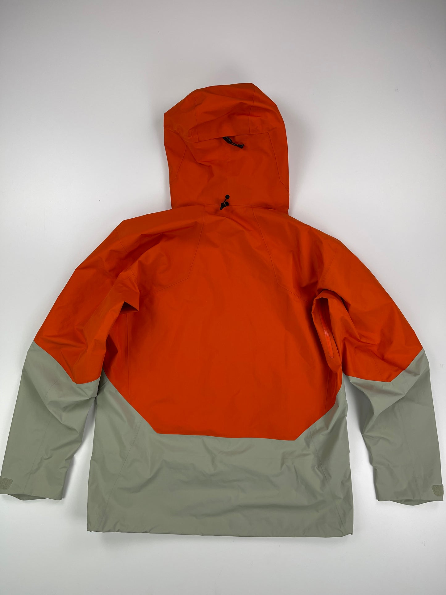 Arc’teryx Rush Jacket Phenom / Habitat Men’s XL Gore-Tex Pro RECCO