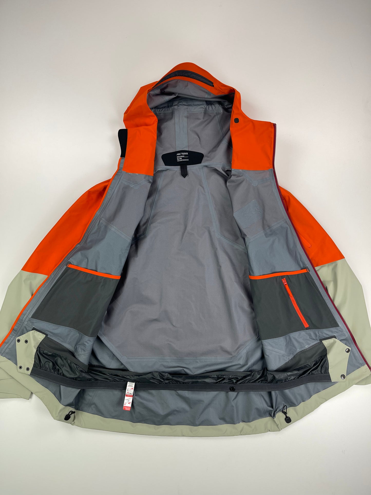 Arc’teryx Rush Jacket Phenom / Habitat Men’s XL Gore-Tex Pro RECCO