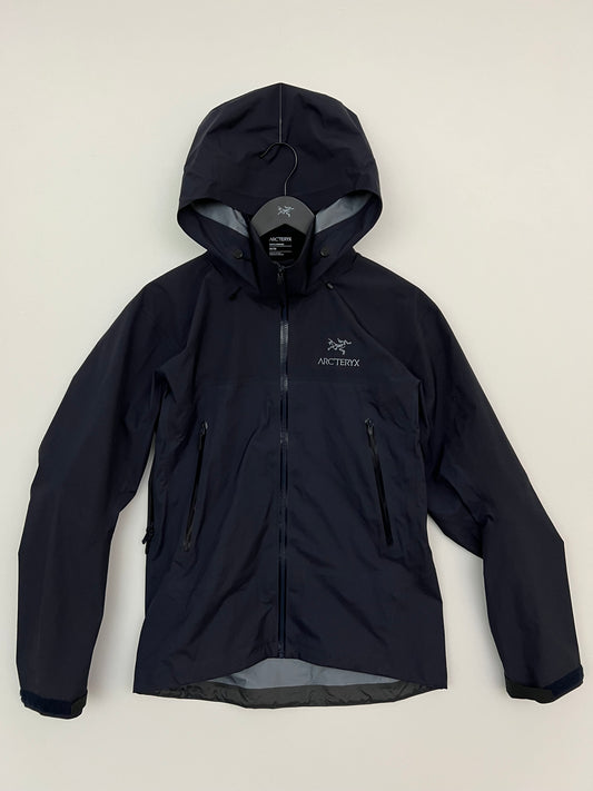 Arc’teryx Beta AR Jacket Black Sapphire Men’s M Medium Gore-Tex Pro RECCO