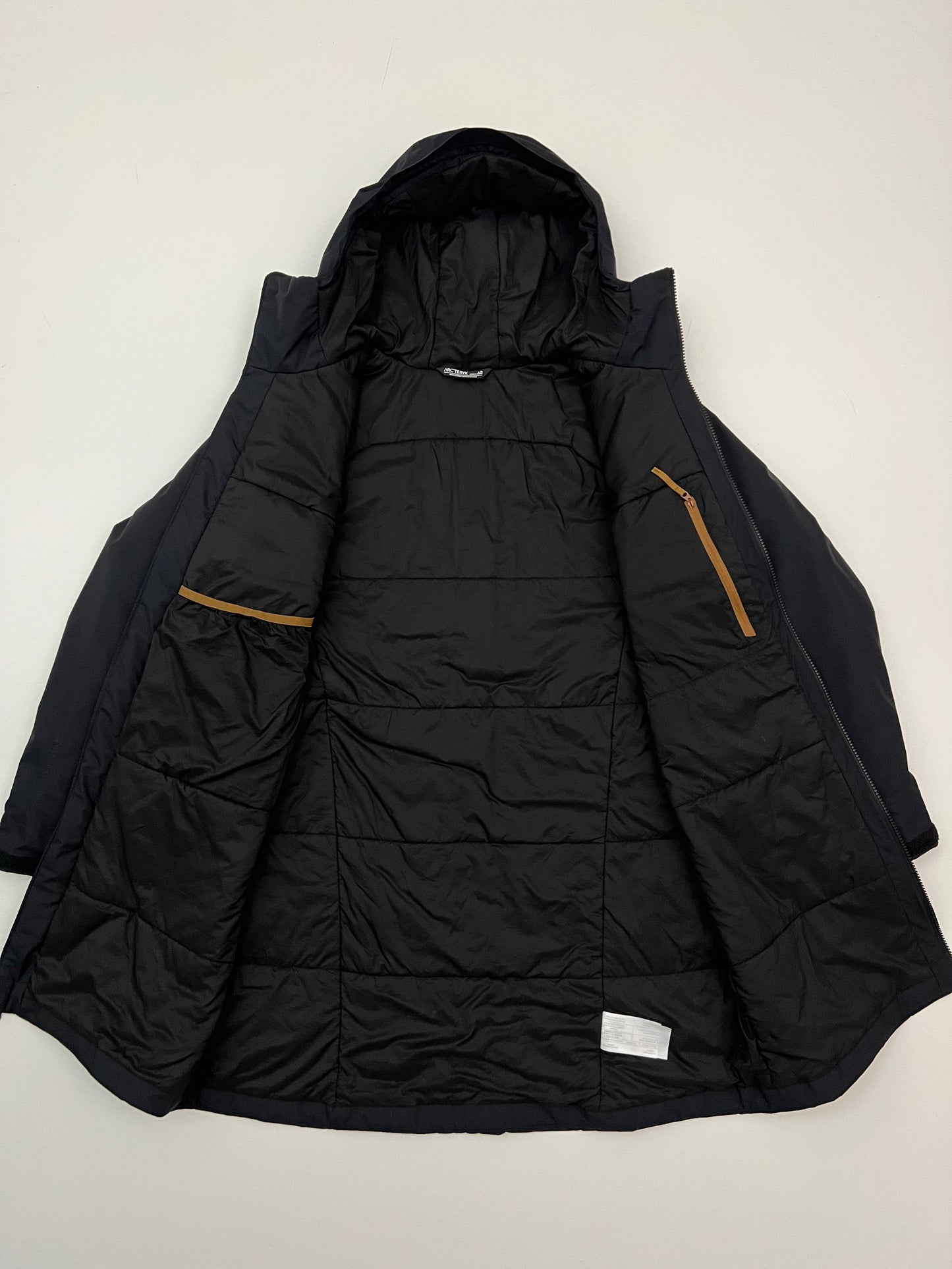 Arc’teryx Beta Insulated Coat Black Women’s L Large Gore-Tex