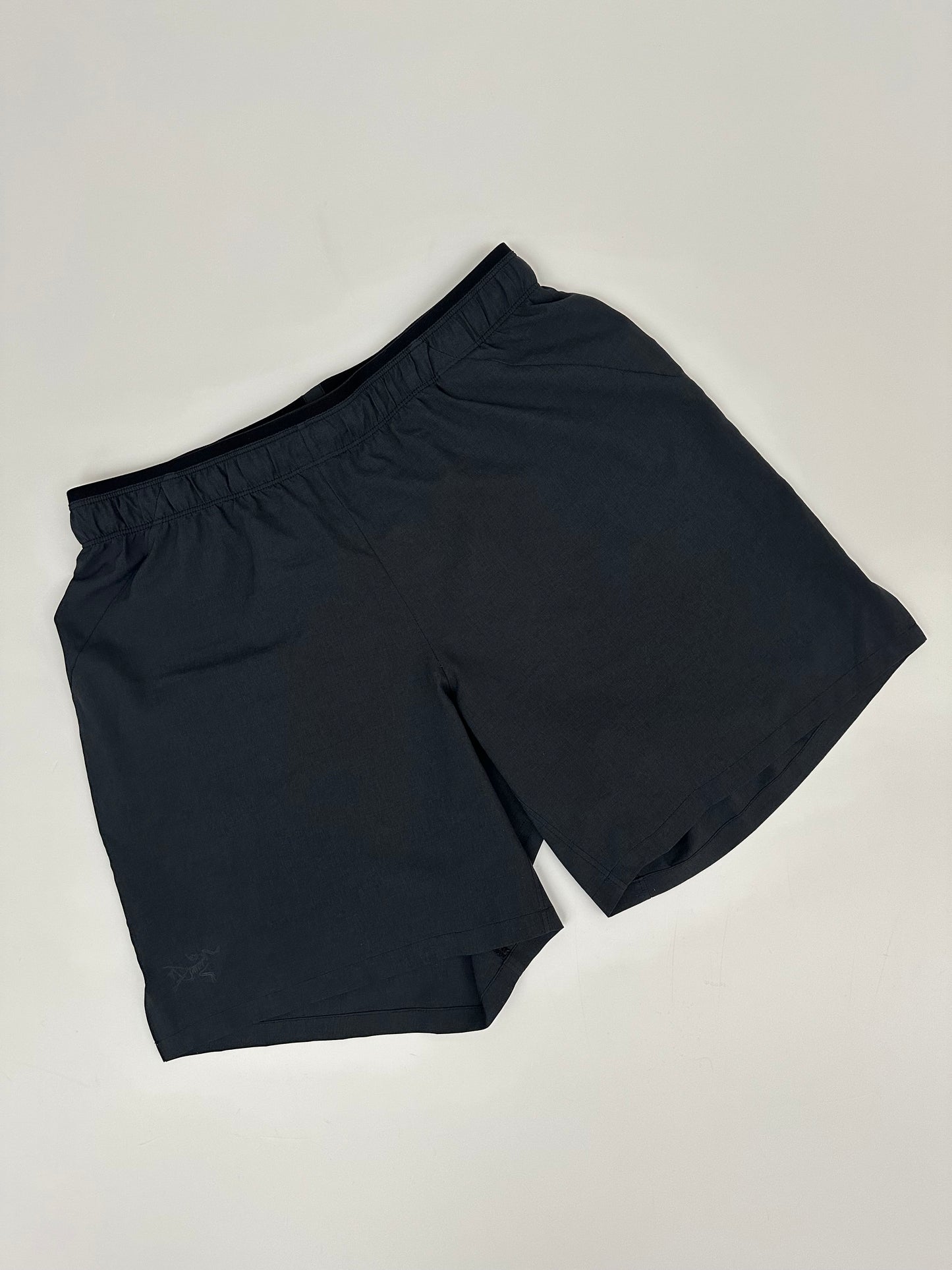 Arc’teryx Norvan 7” Shorts Men’s S Small Grey