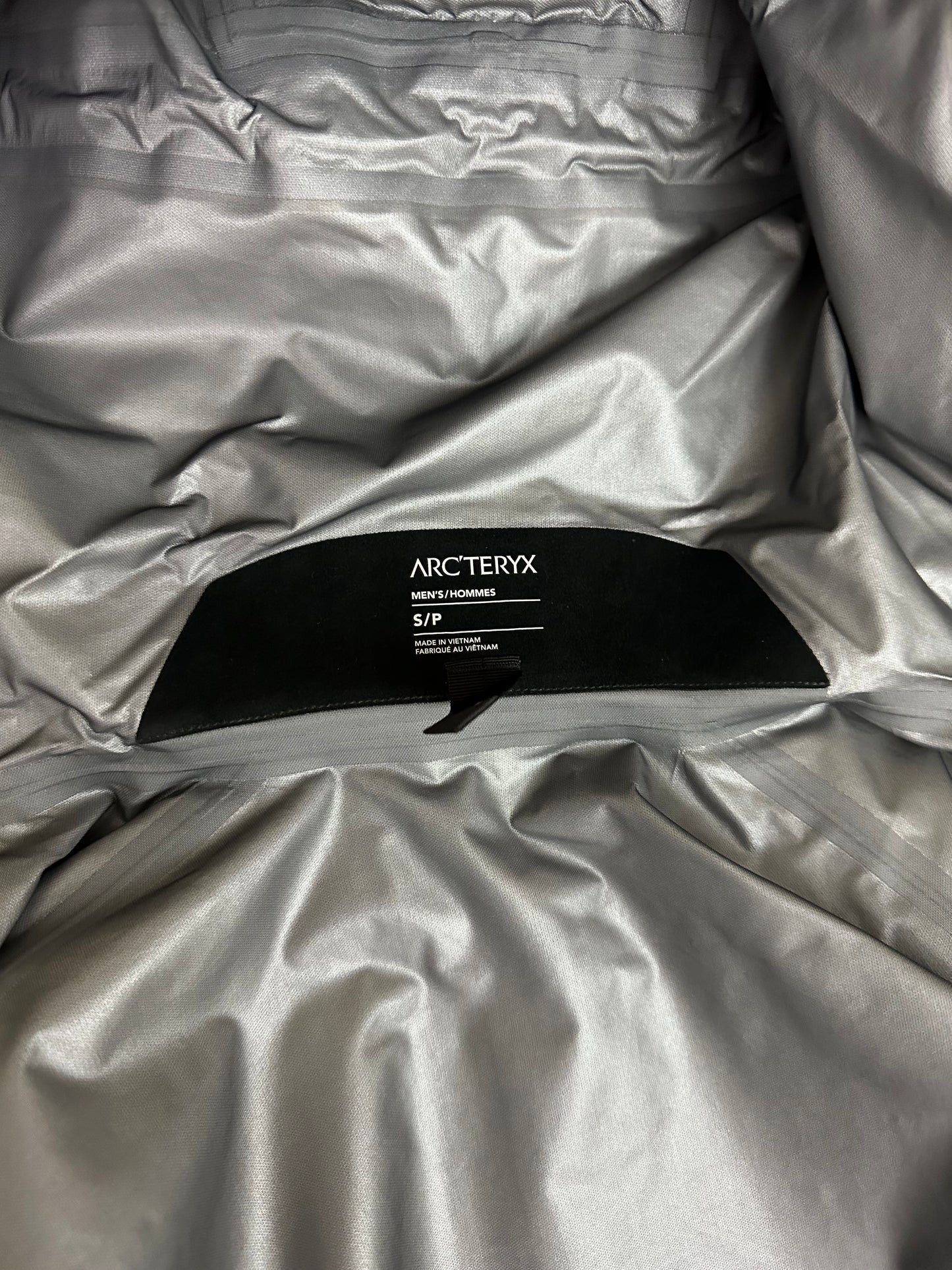 Arc’teryx Beta Lightweight Jacket Black Men’s S Small Gore-Tex RECCO