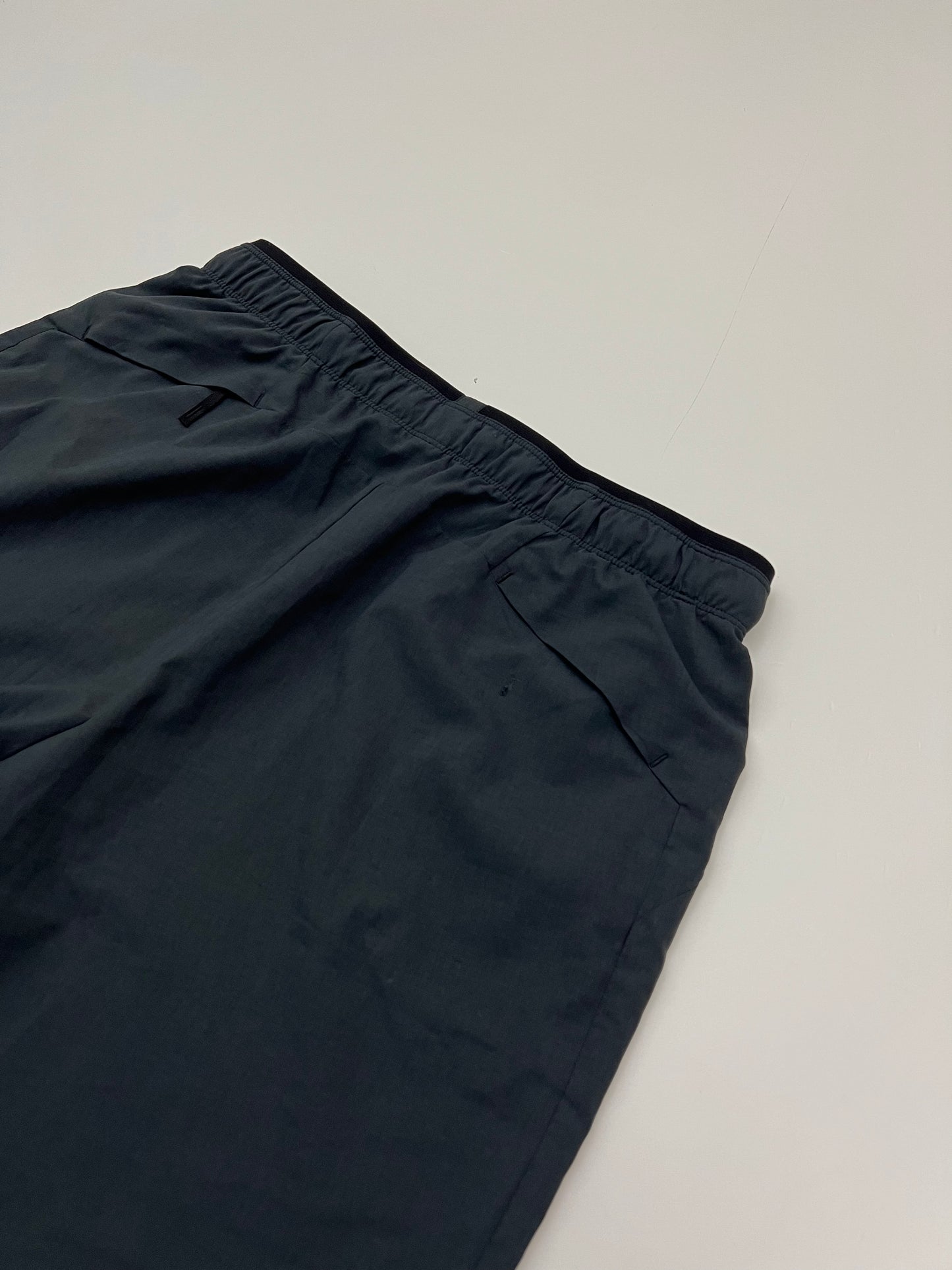 Arc’teryx Norvan 9” Shorts Men’s S Small Grey