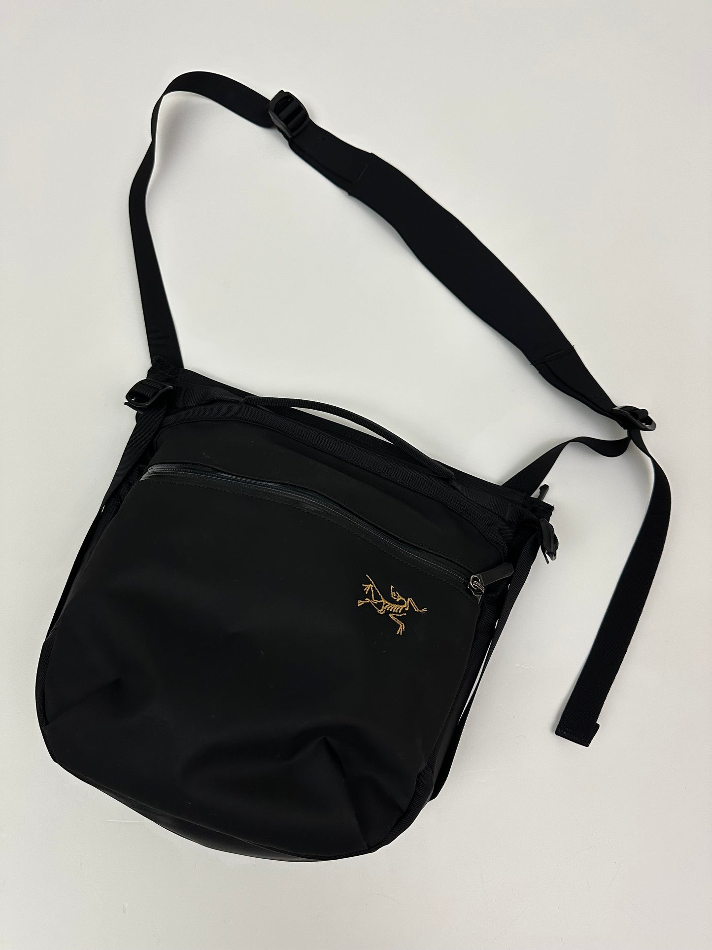 Arc’teryx Arro 8 Shoulder Bag 24K Black