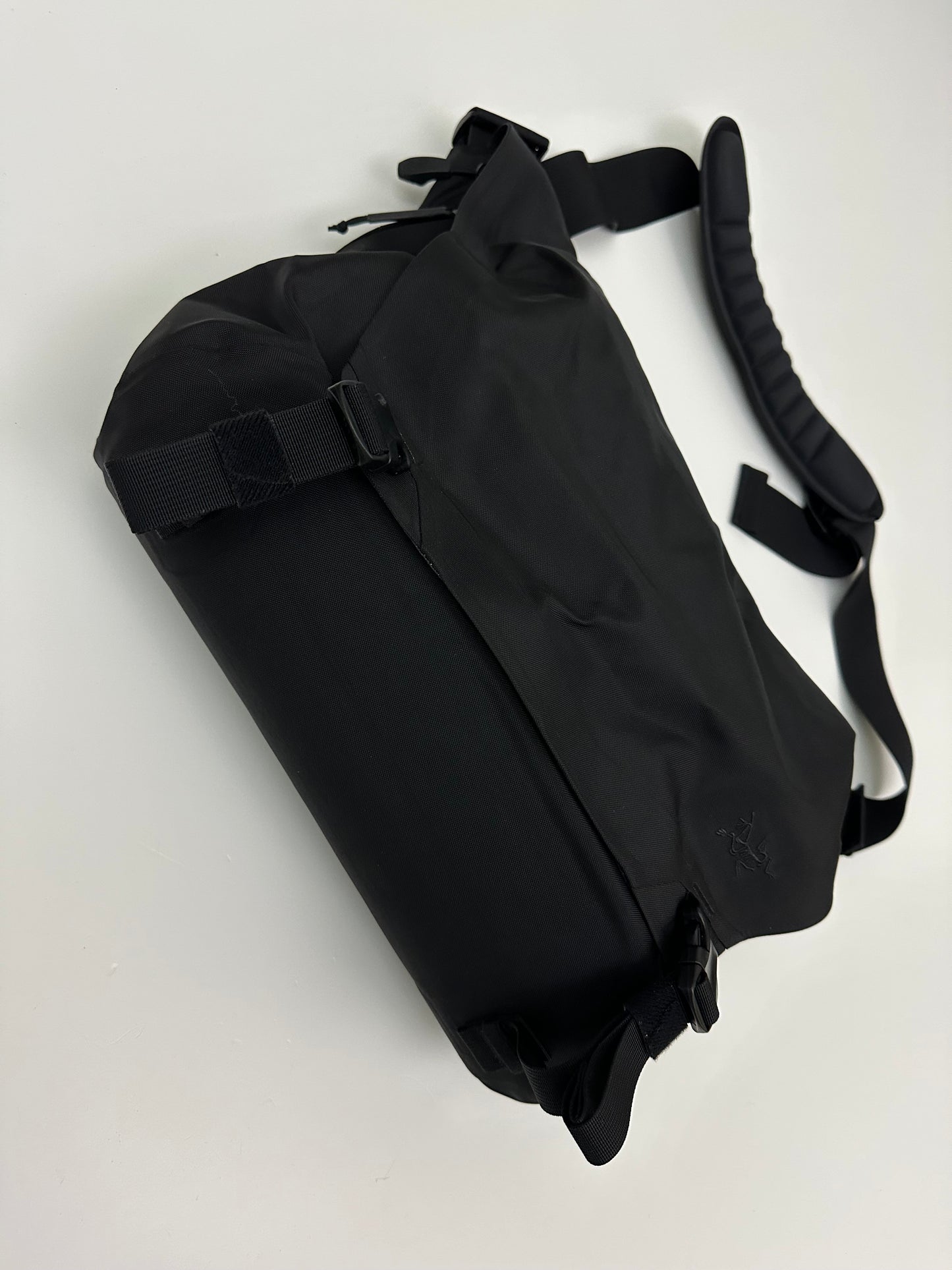 Arc’teryx LEAF Courier Bag 15 Black