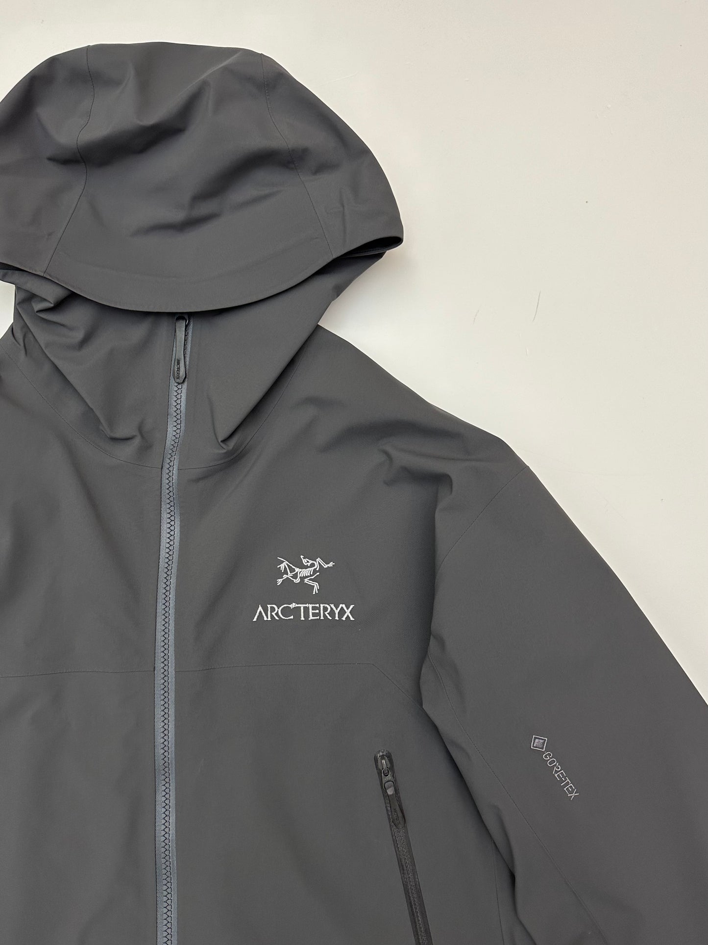 Arc’teryx Beta Long Jacket Cloud Grey Men’s M Medium Gore-Tex