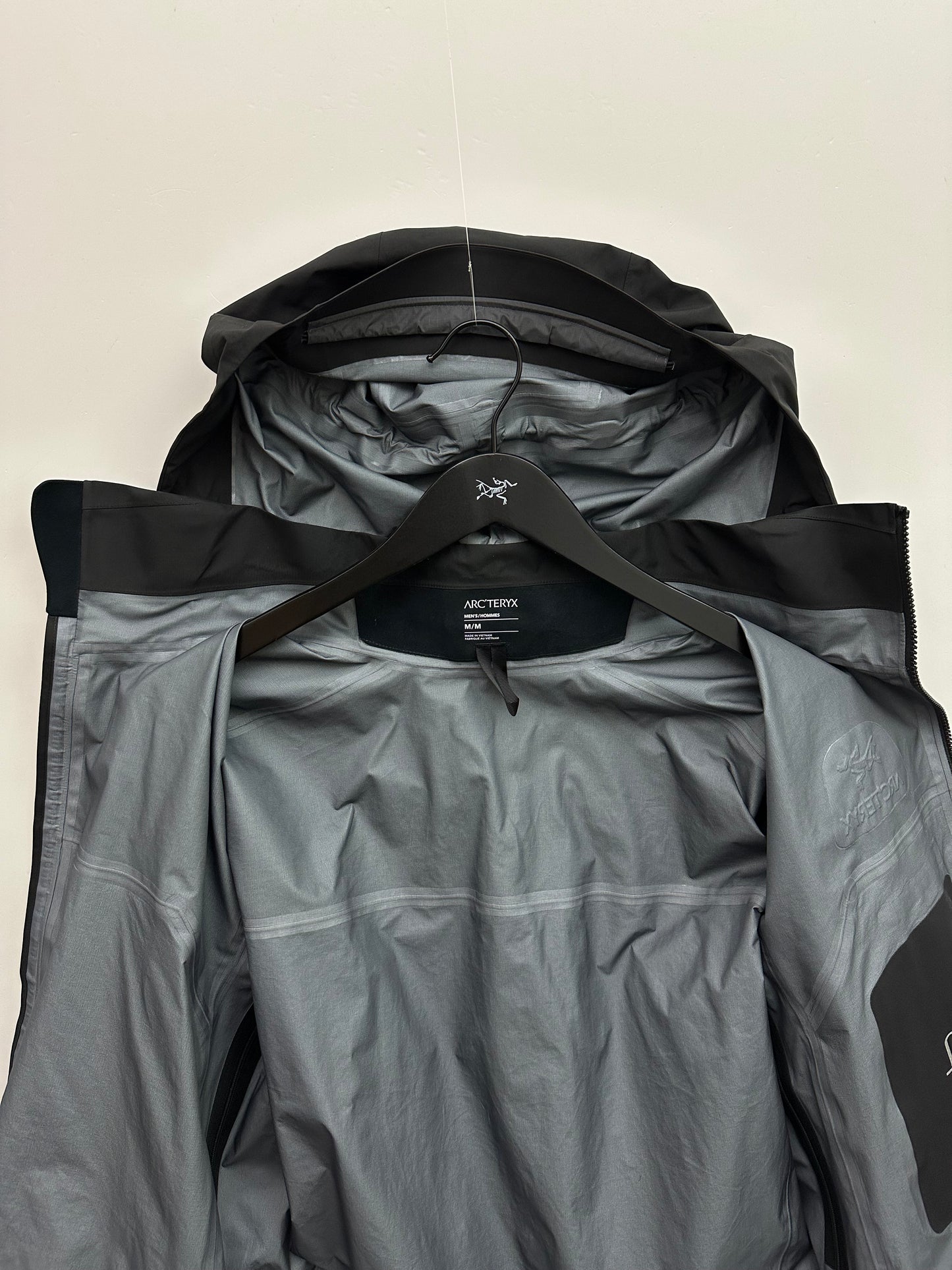 Arc’teryx Beta AR Jacket Black Men’s M Medium Gore-Tex Pro RECCO
