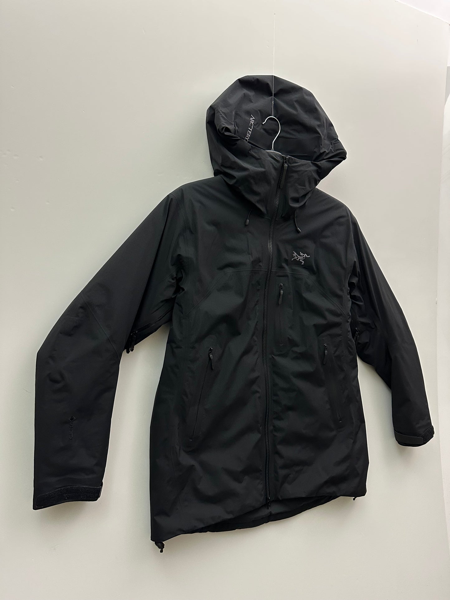 Arc’teryx Beta Insulated Jacket Black Women’s L Large Gore-Tex