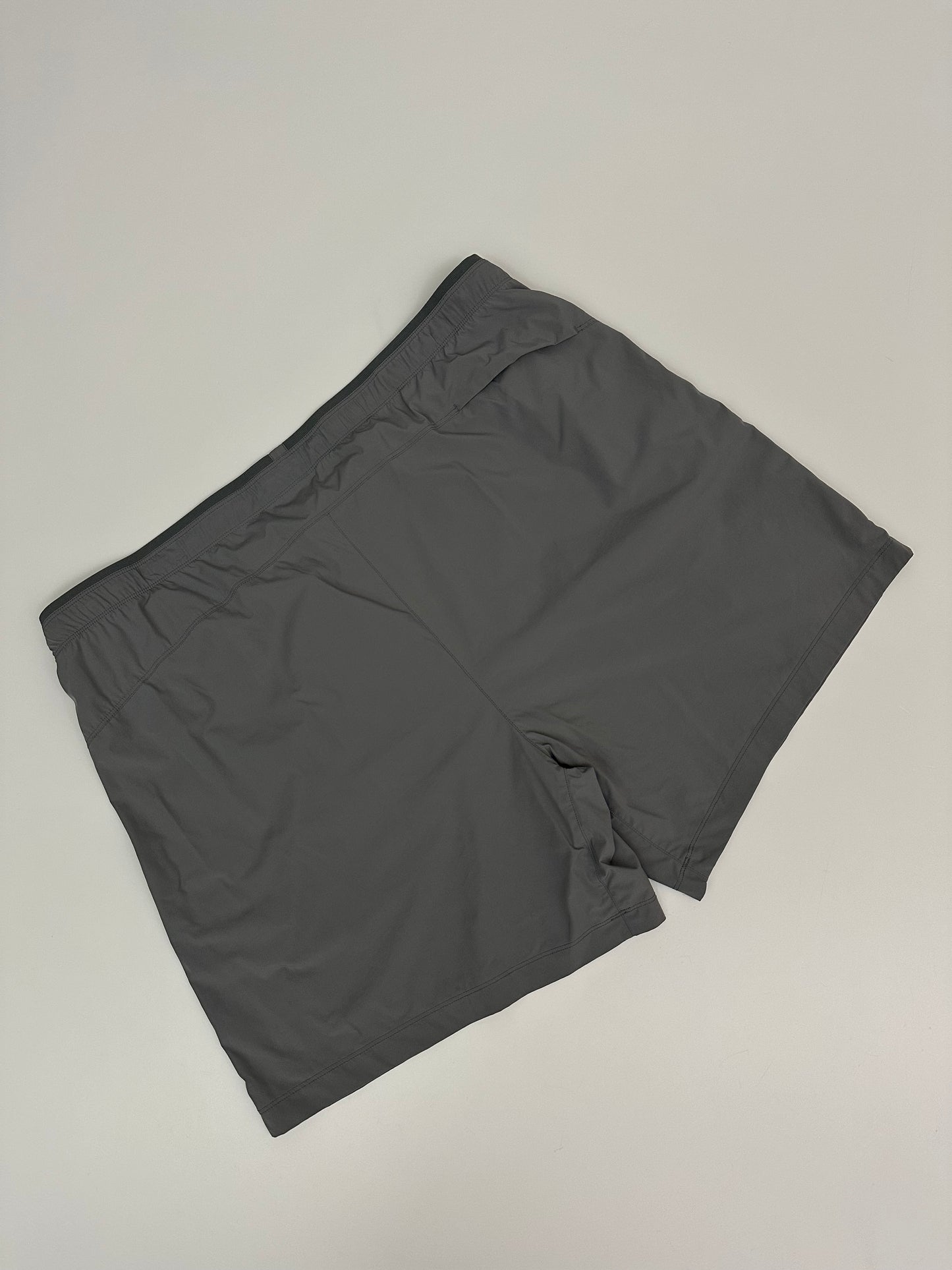 Arc’teryx Incendo Shorts 7” Grey Men’s XXL