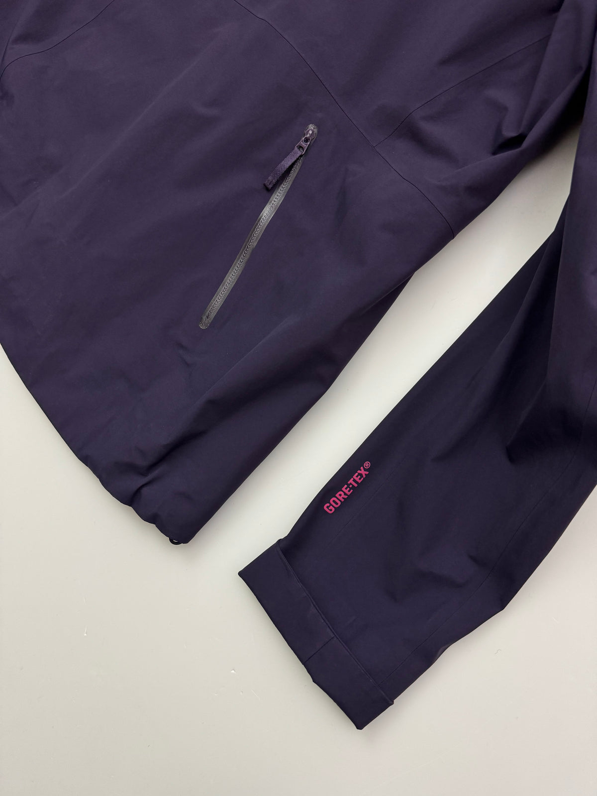 Arc'teryx A2B Commuter Hardshell Jacket Purple Women's L Large Gore-Tex