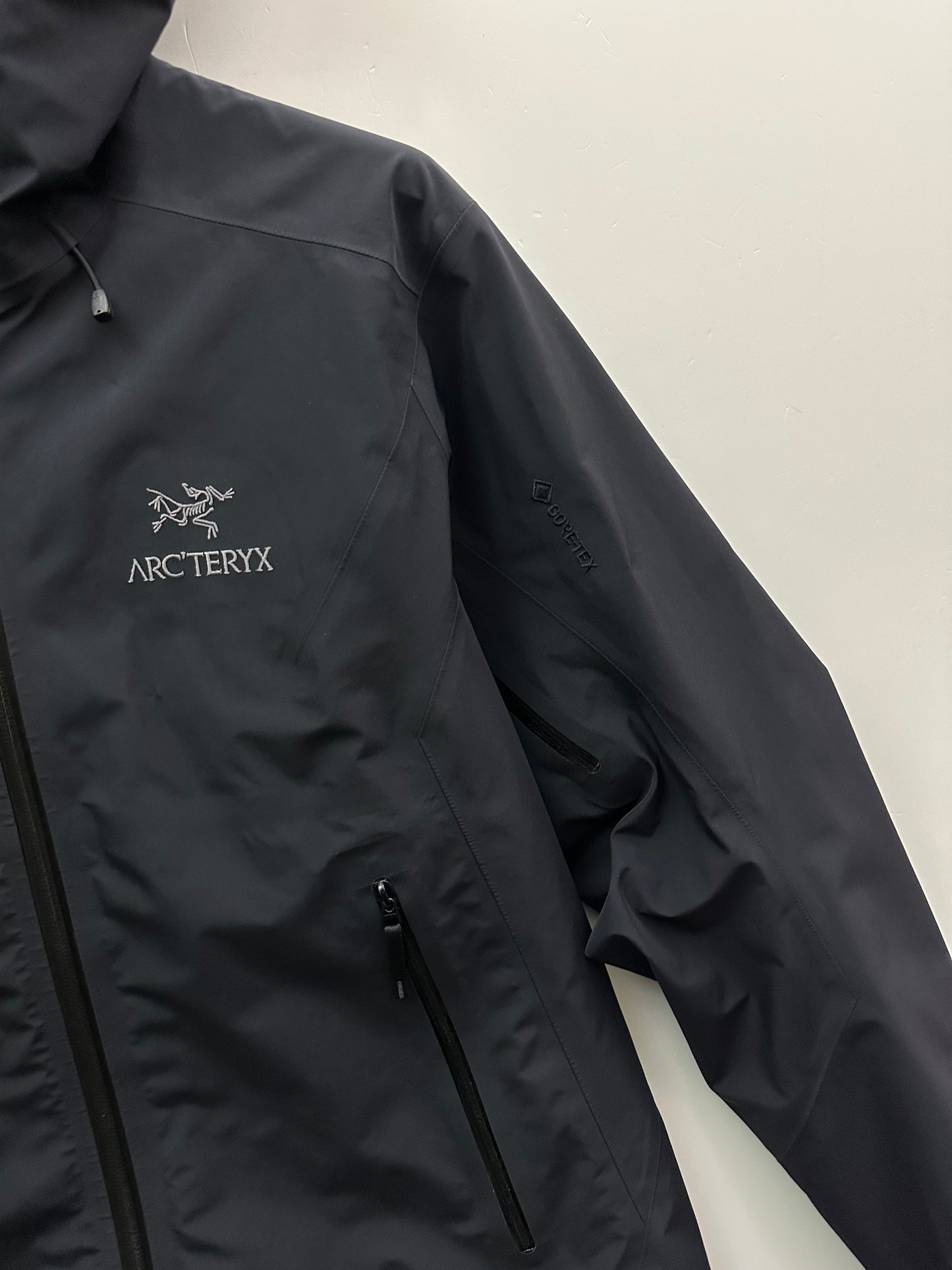 Arc’teryx Beta LT Jacket Black Women’s M Medium Gore-Tex