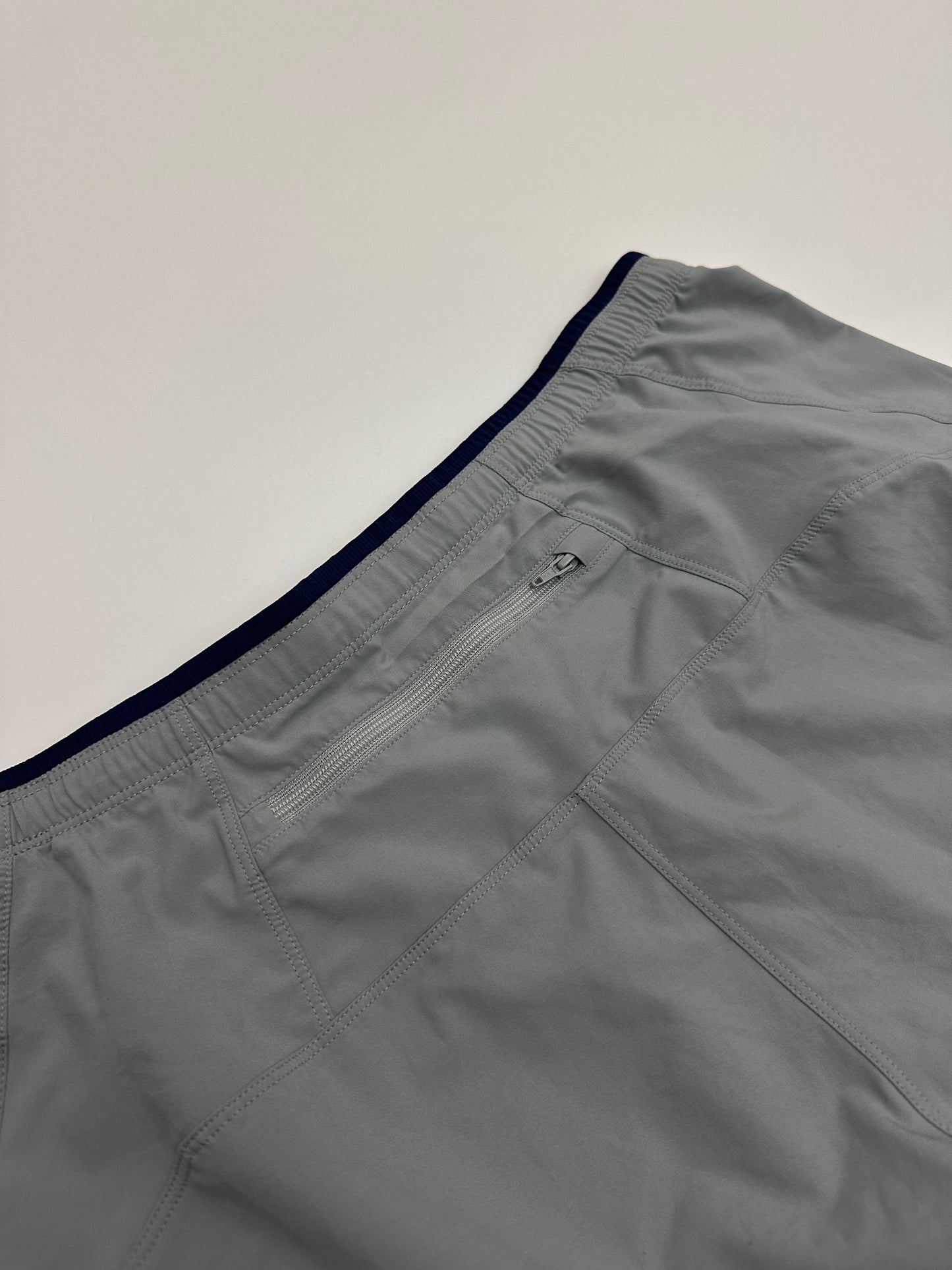 Arc’teryx Incendo Shorts Grey Men’s M Medium