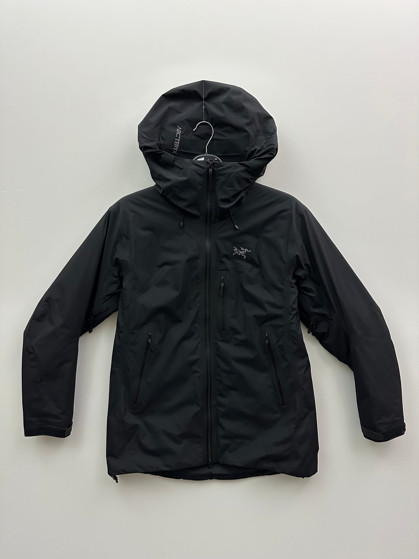 Arc’teryx Beta Insulated Jacket Black Women’s L Large Gore-Tex