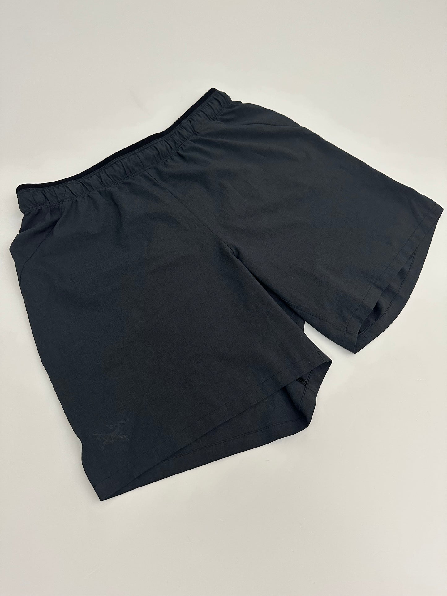 Arc’teryx Norvan 7” Shorts Men’s S Small Grey