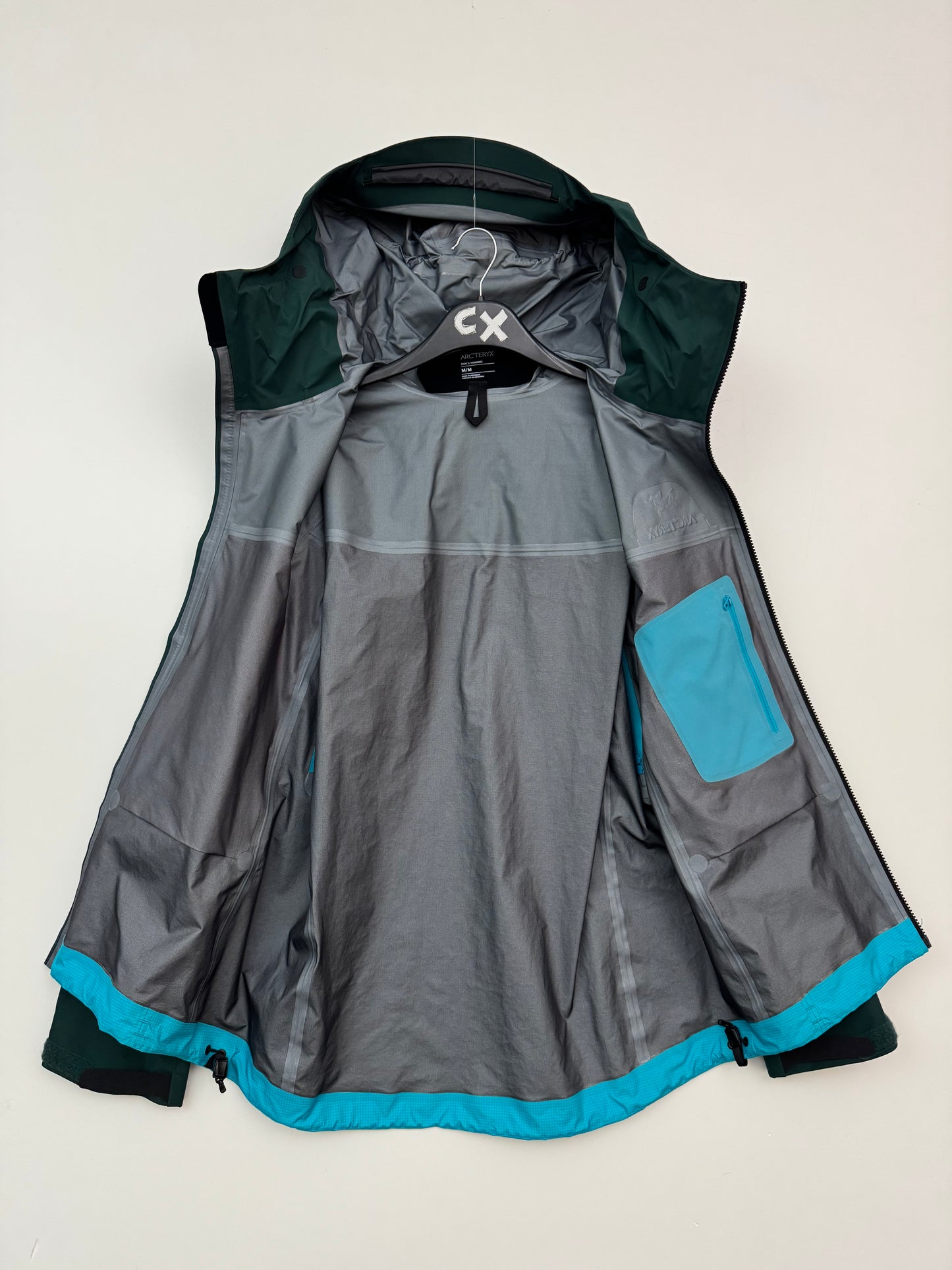 Arc’teryx Alpha Jacket Blue Tetra / Pytheas Men’s Medium Gore-Tex Pro RECCO