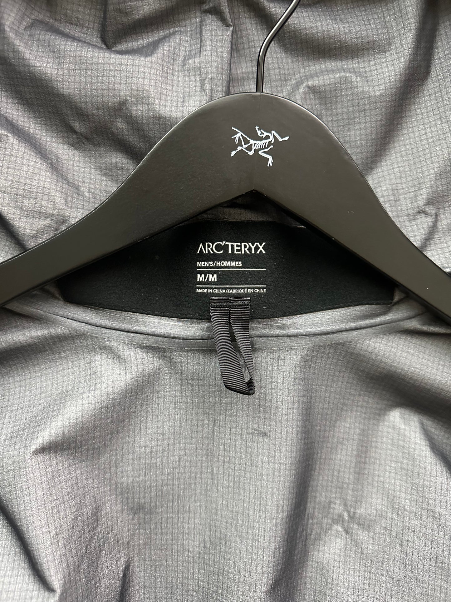 Arc’teryx Beta SV Jacket Black Men’s M Medium Gore-Tex Pro