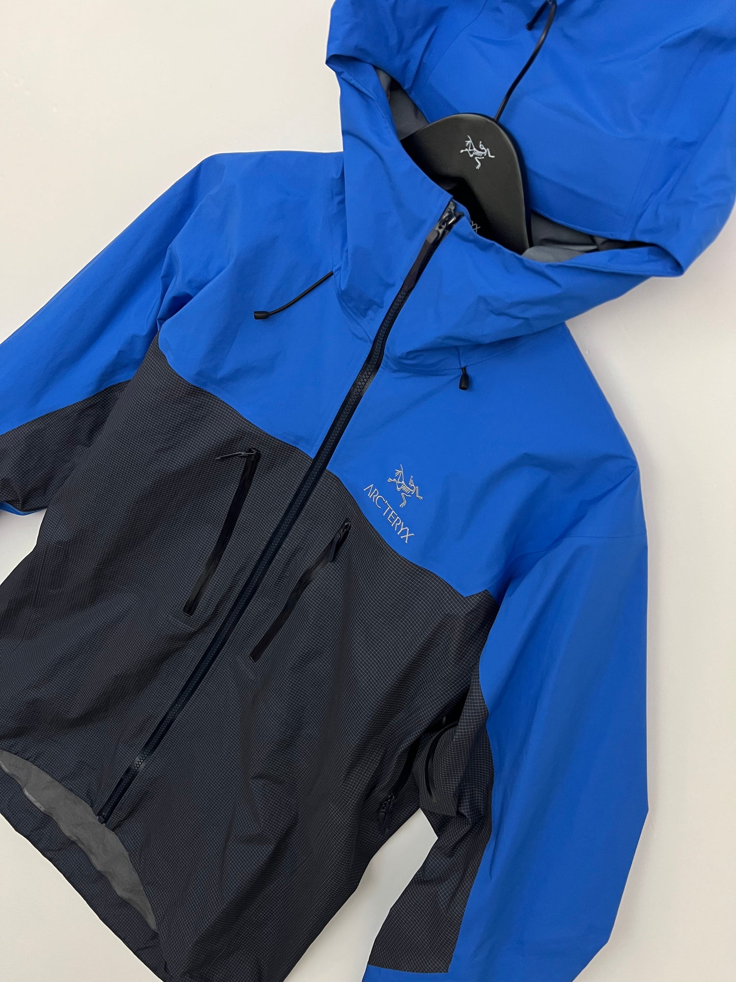 Arc’teryx Alpha Jacket Black Sapphire / Light Vitality Men’s L Large Gore-Tex RECCO
