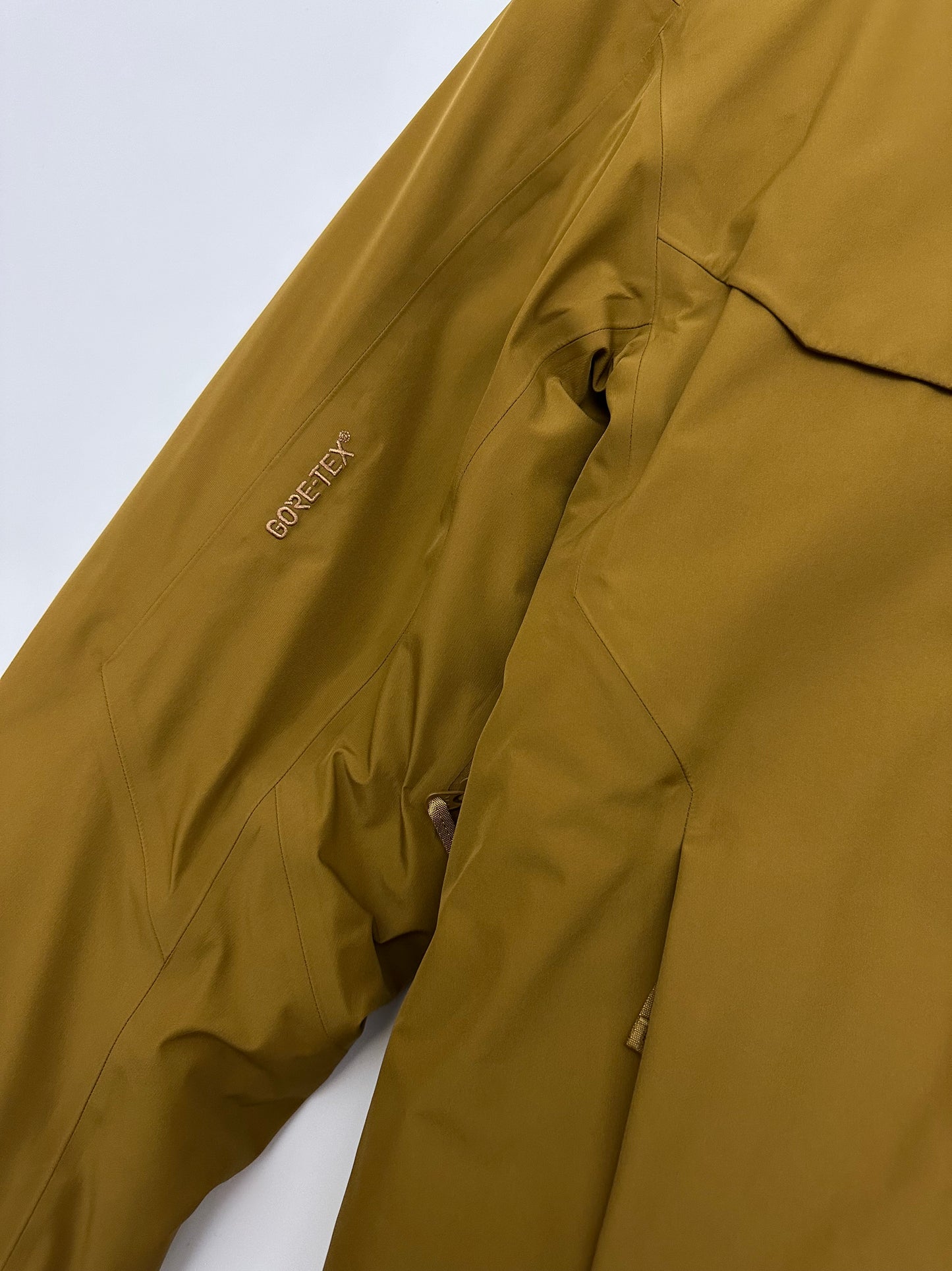 Arc’teryx Macai Jacket Yukon Gold Men’s M Medium Gore-Tex RECCO