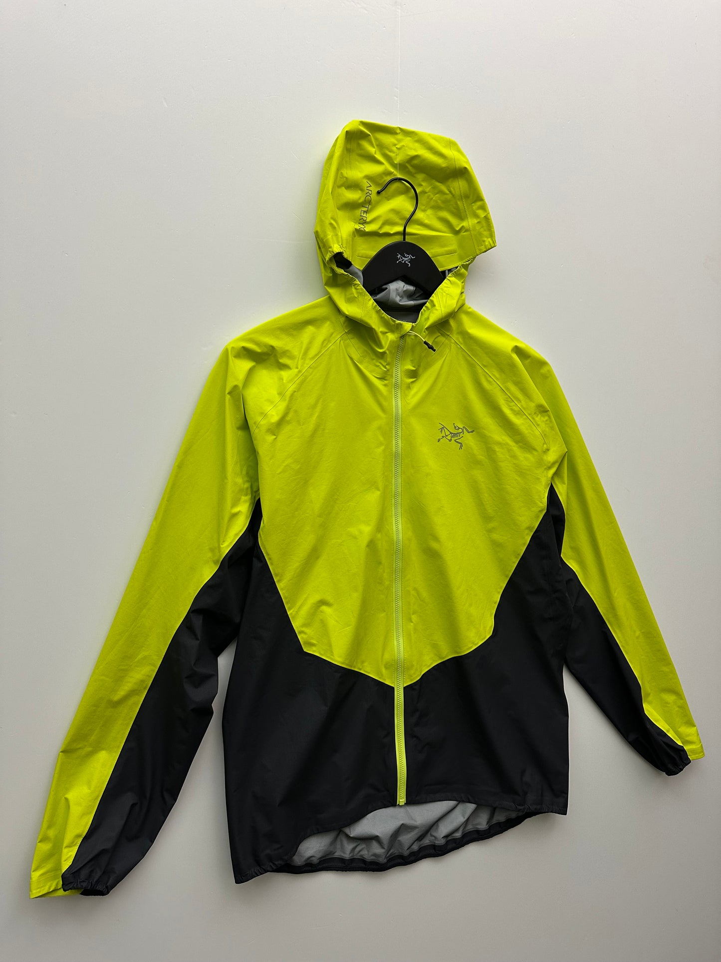 Arc’teryx Norvan Shell Jacket Sprint / Graphite Men’s M Medium Gore-Tex RECCO