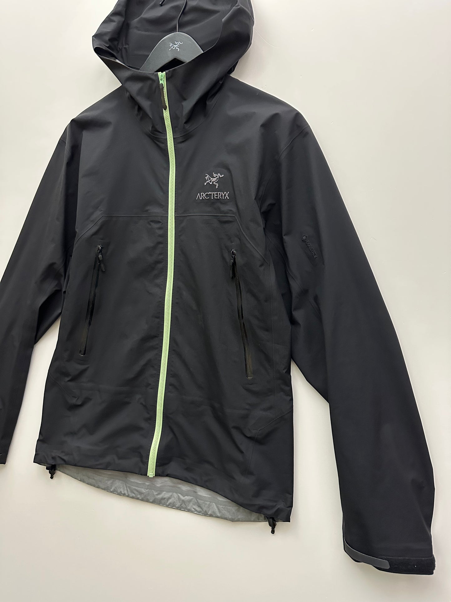 Arc’teryx Beta Jacket Black-Multi Men’s M Medium Gore-Tex