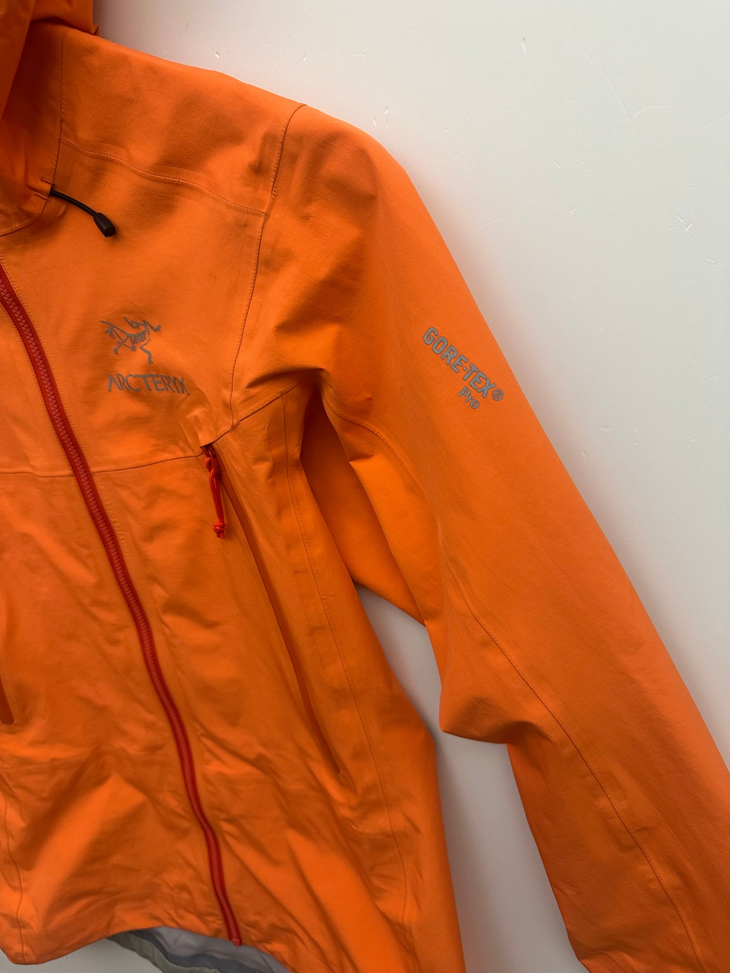 Arc’teryx Beta LT Jacket Orange Women’s S Small Gore-Tex Pro Edition