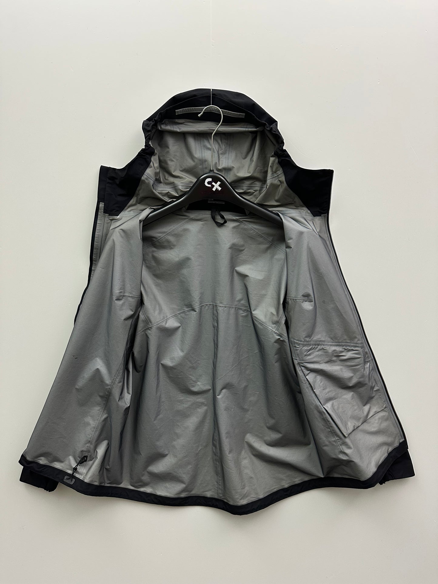 Arc’teryx Norvan LT Hoody Black Women’s M Medium Gore-Tex