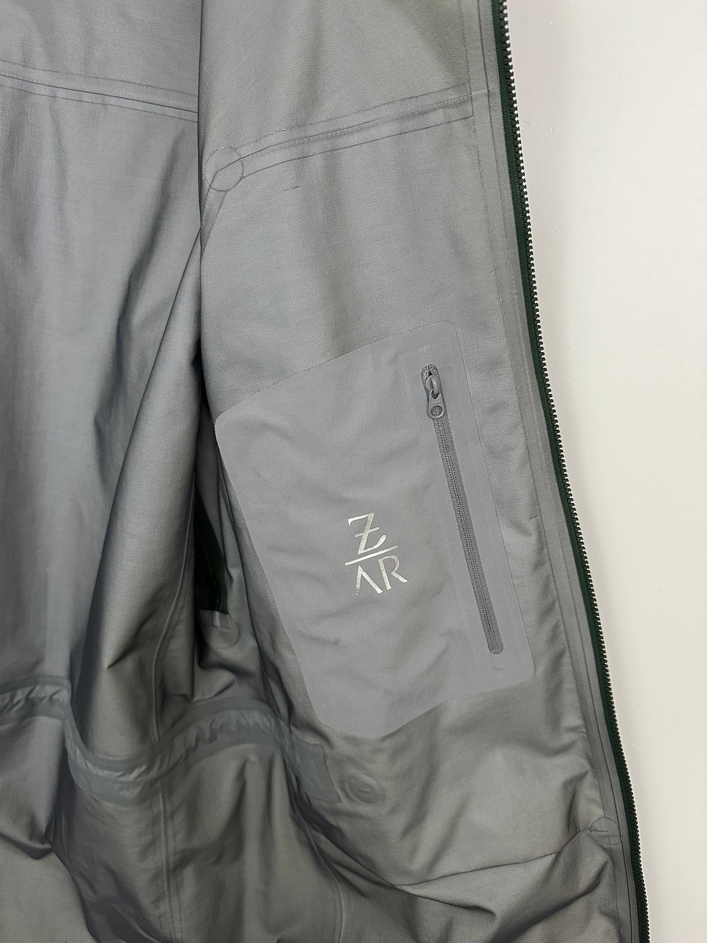 Arc’teryx Zeta AR Jacket Conifer Green Men’s S Small Gore-Tex