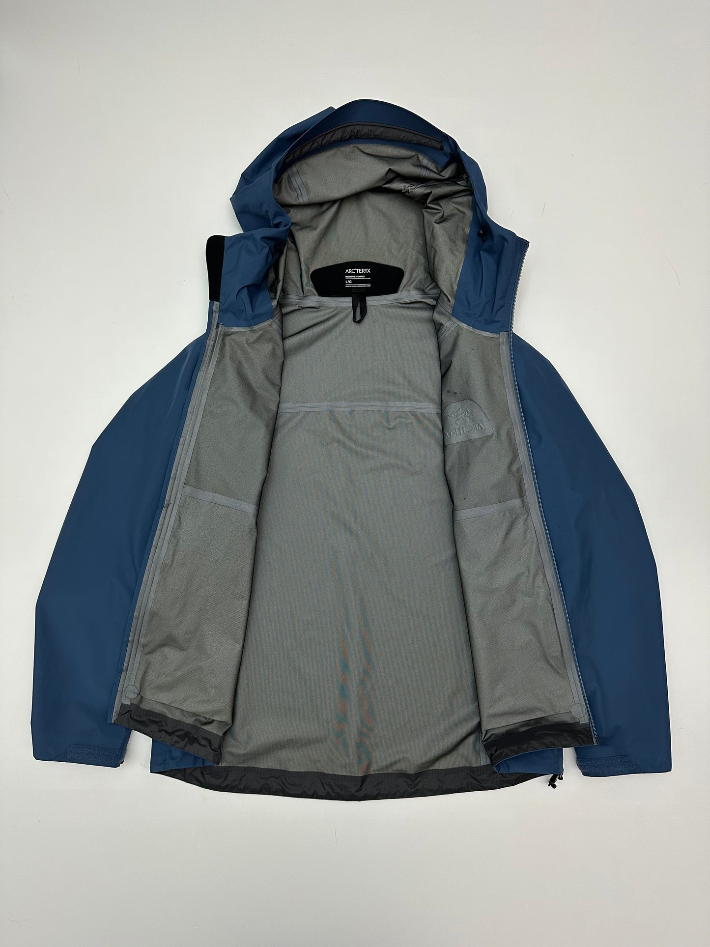 Arc’teryx Beta LT Jacket Moonlit Blue Women’s L Large Gore-Tex