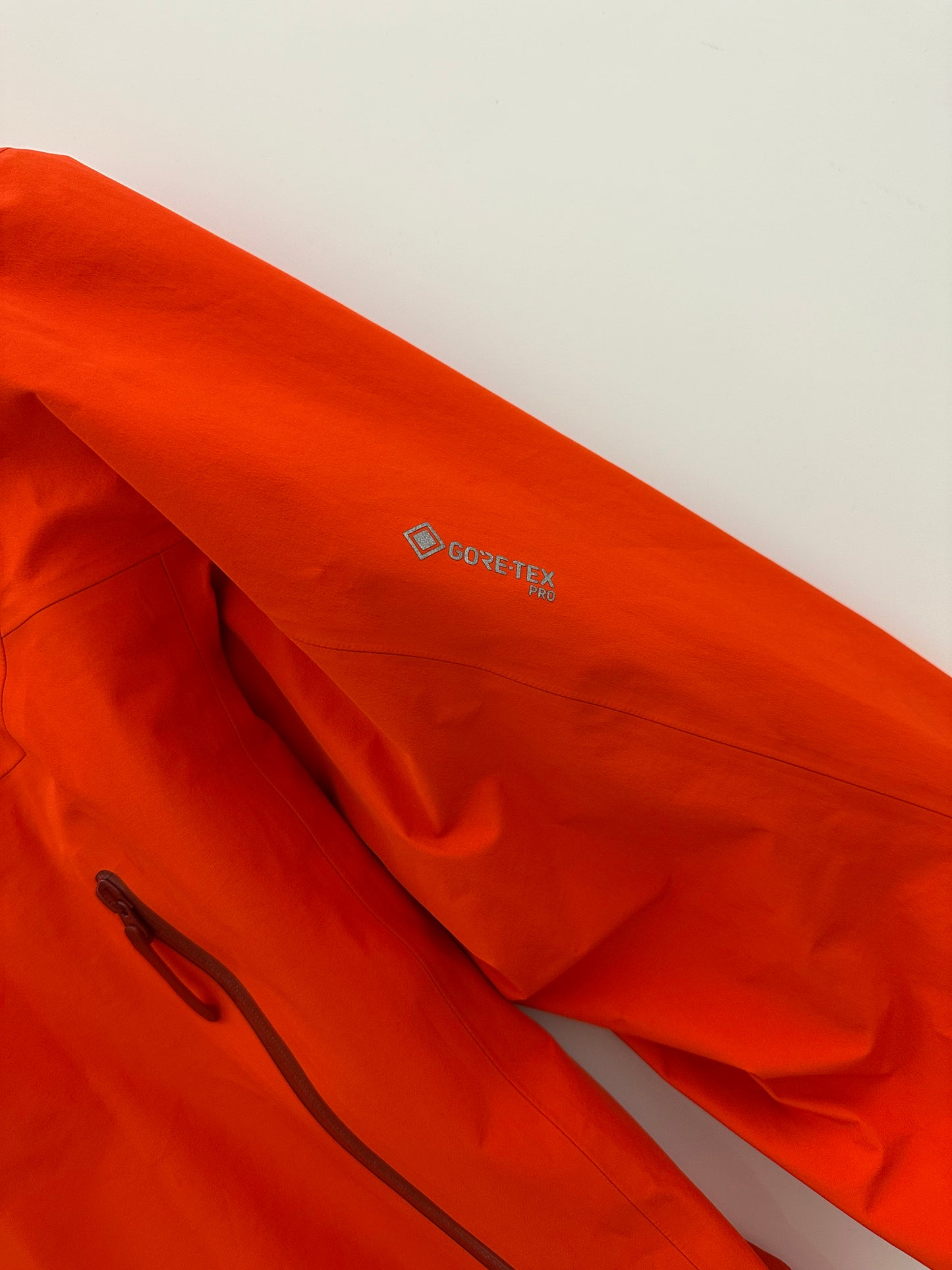 Arc’teryx Beta LT Jacket Orange Men’s M Medium Gore-Tex Pro Edition
