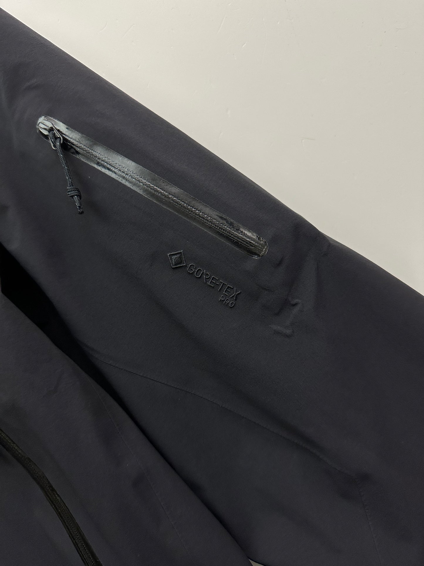 Arc’teryx Beta SV Jacket Black Men’s M Medium Gore-Tex Pro