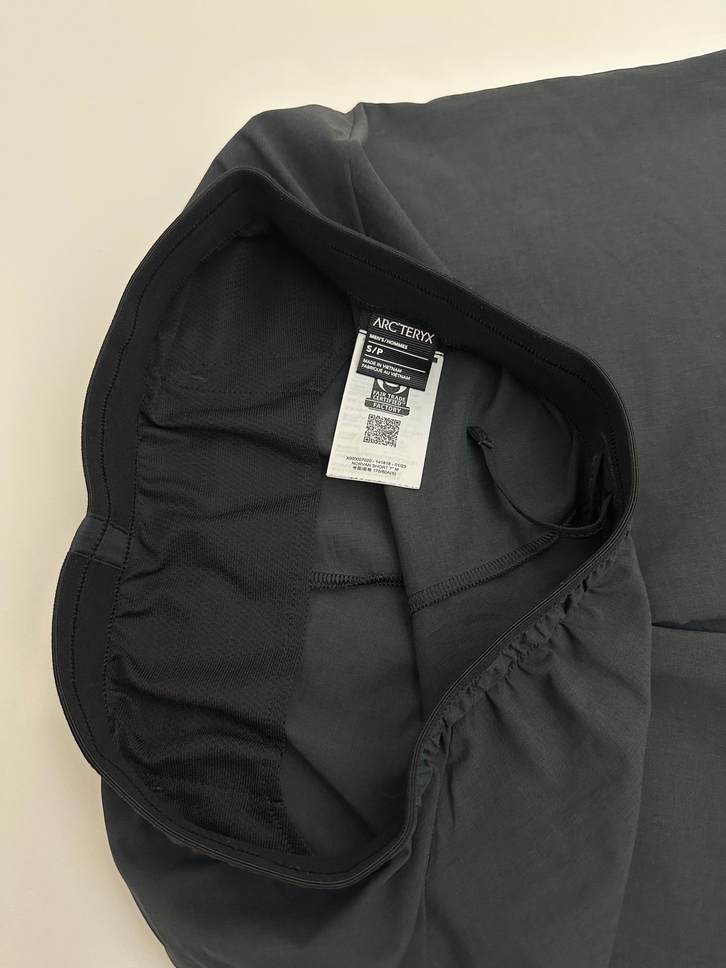 Arc’teryx Norvan 7” Shorts Men’s S Small Grey
