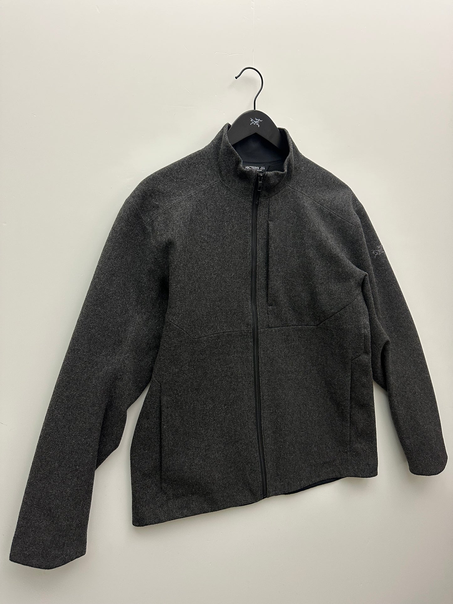 Arc’teryx Diplomat Jacket Carbon Copy Grey Men’s L Large