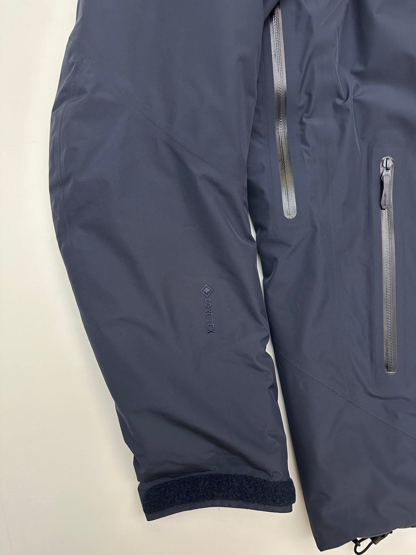 Arc’teryx Beta Insulated Jacket Black Sapphire Men's XL Gore-Tex RECCO