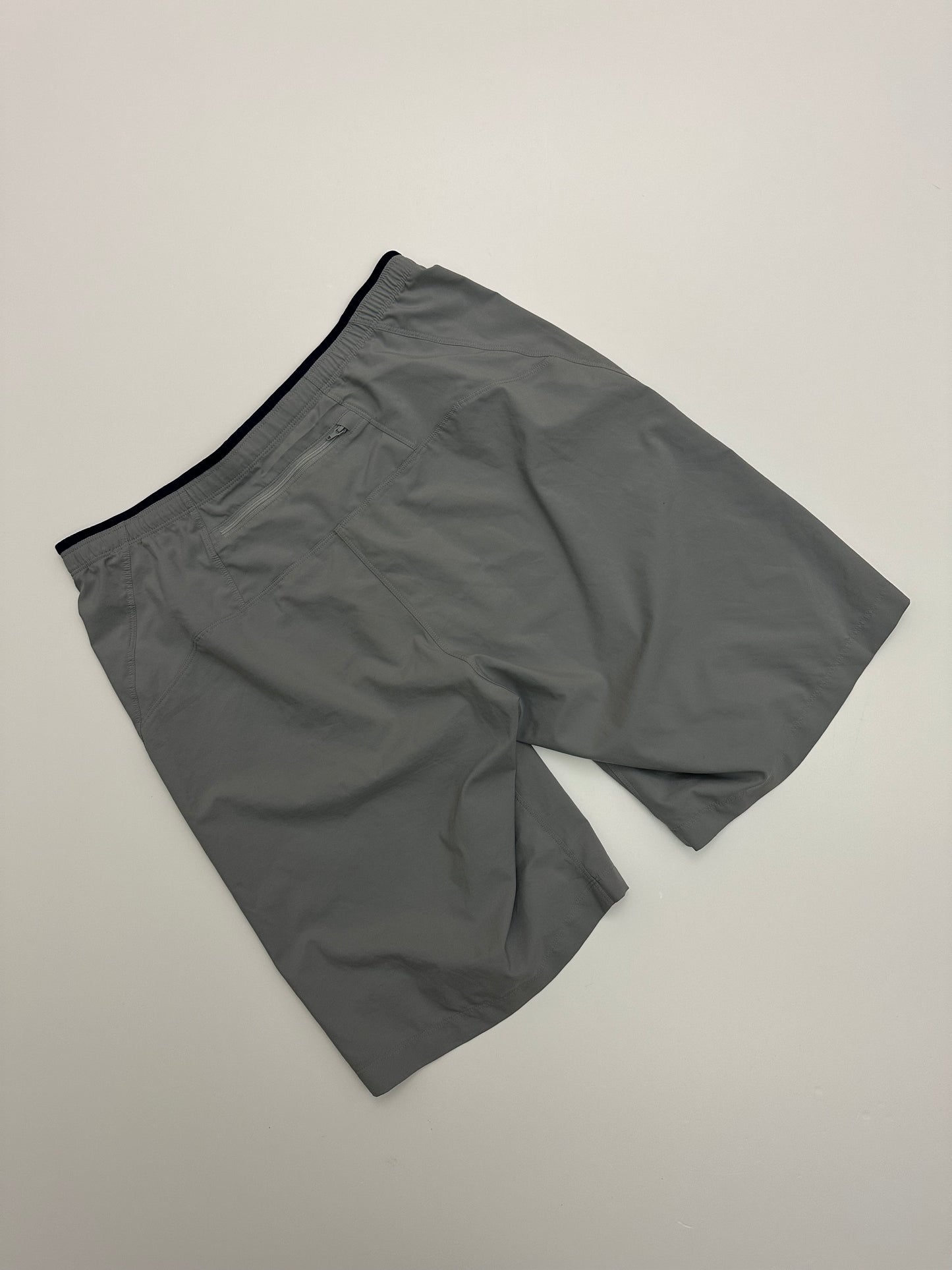 Arc’teryx Incendo Shorts Grey Men’s M Medium