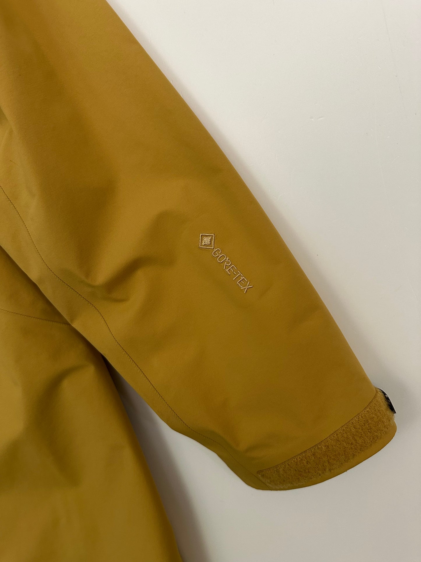 Arc’teryx Beta Coat Women’s XS Extra Small Gore-Tex