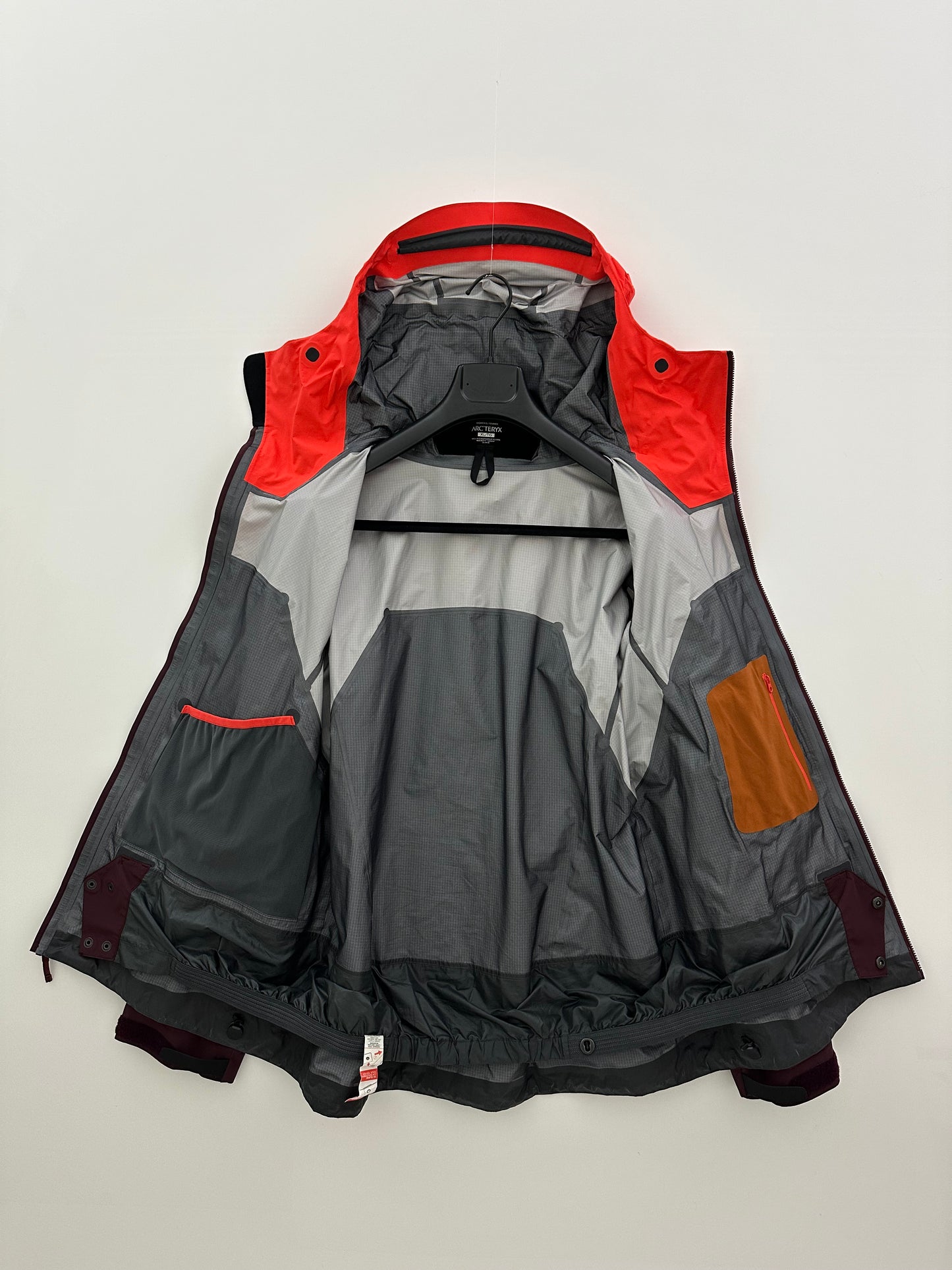 Arc’teryx Shashka Jacket Crimson Aura Women’s XL Extra Large Gore-Tex Pro RECCO