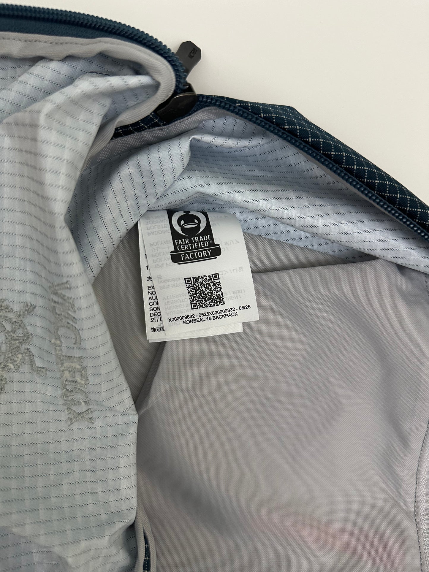 Arc’teryx Konseal 15 Backpack Blue