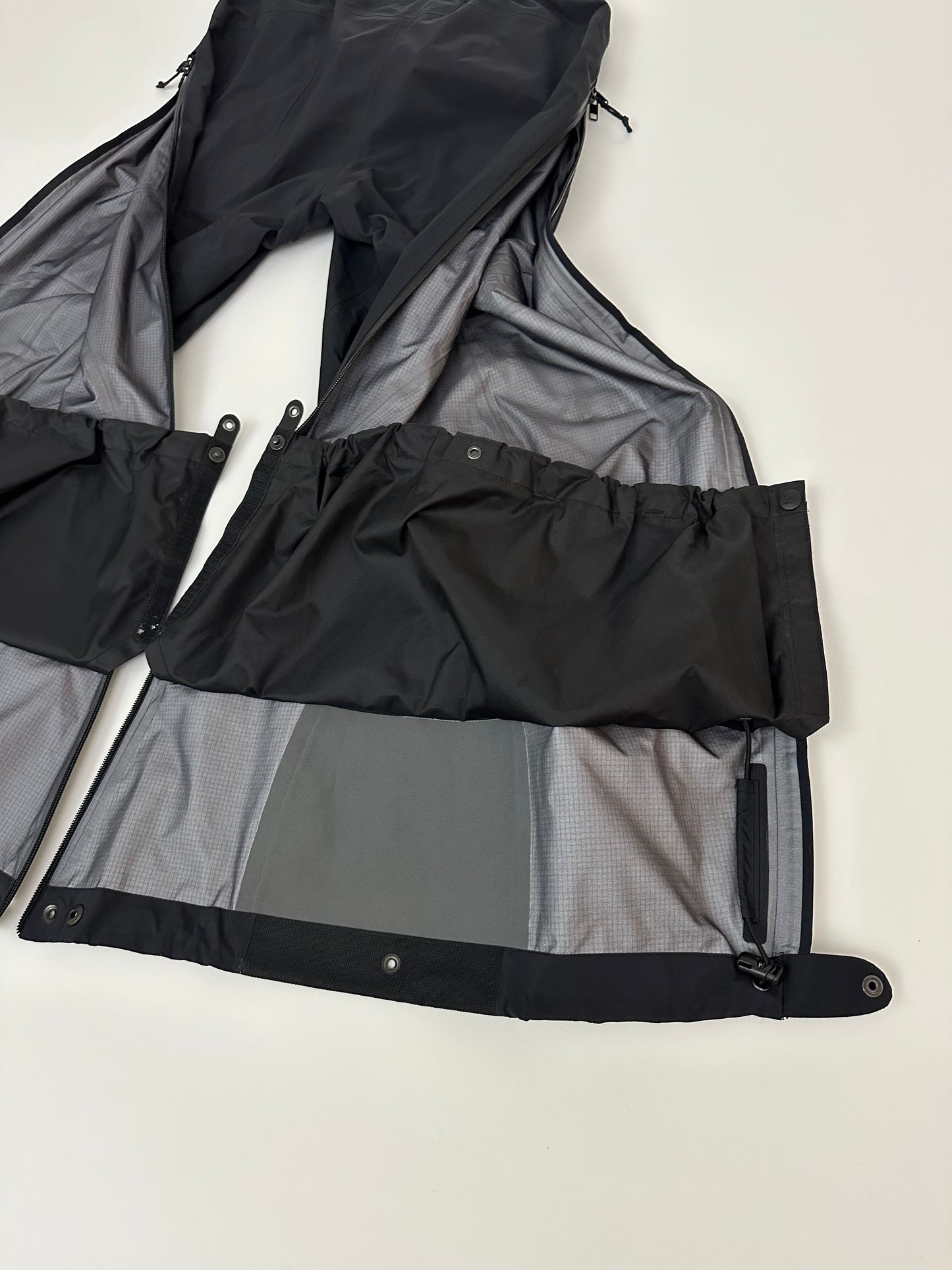 Arc'teryx Beta AR Pant Men’s SS Small Black Gore-Tex Pro
