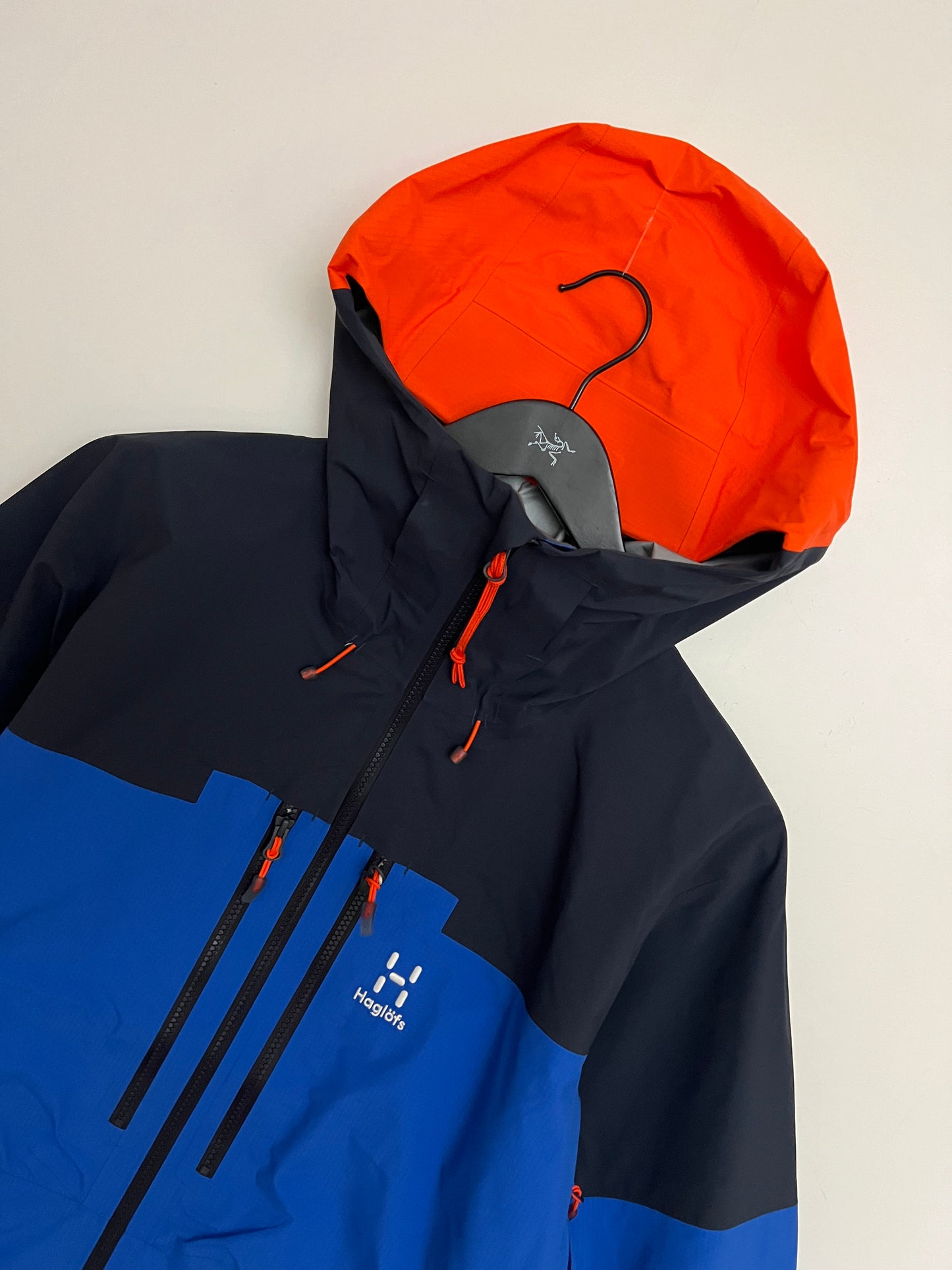 Haglofs Spitz GTX Pro Jacket Electric Blue / Tarn Blue Men’s L Large Gore-Tex Pro RECCO