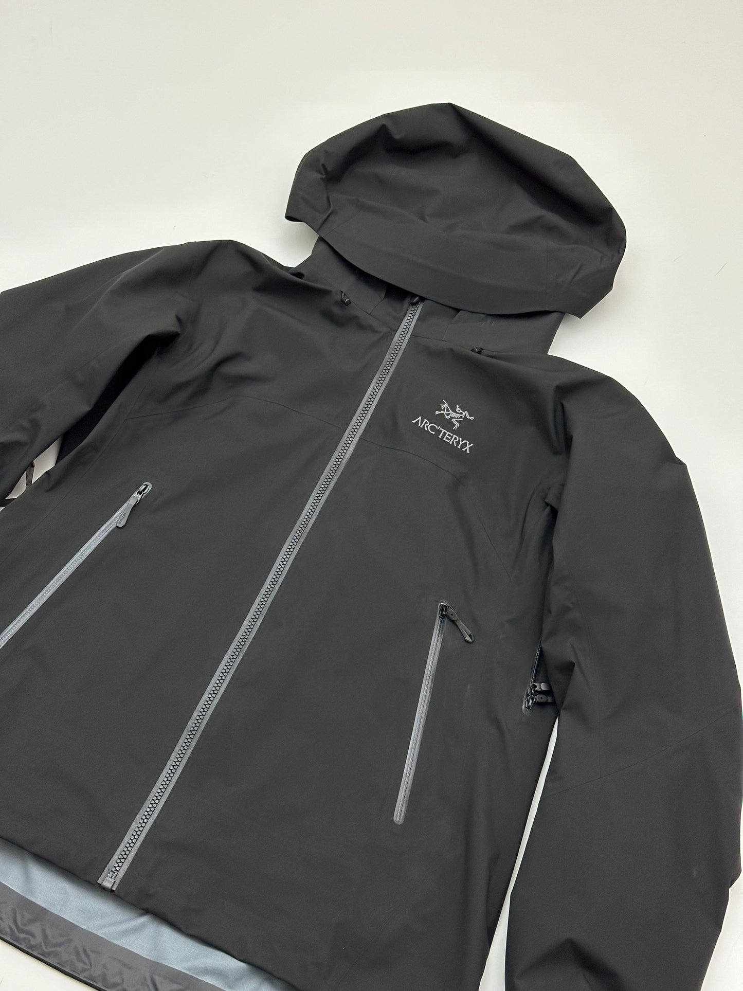 Arc’teryx Beta AR Jacket Black Women’s M Medium Gore-Tex Pro RECCO