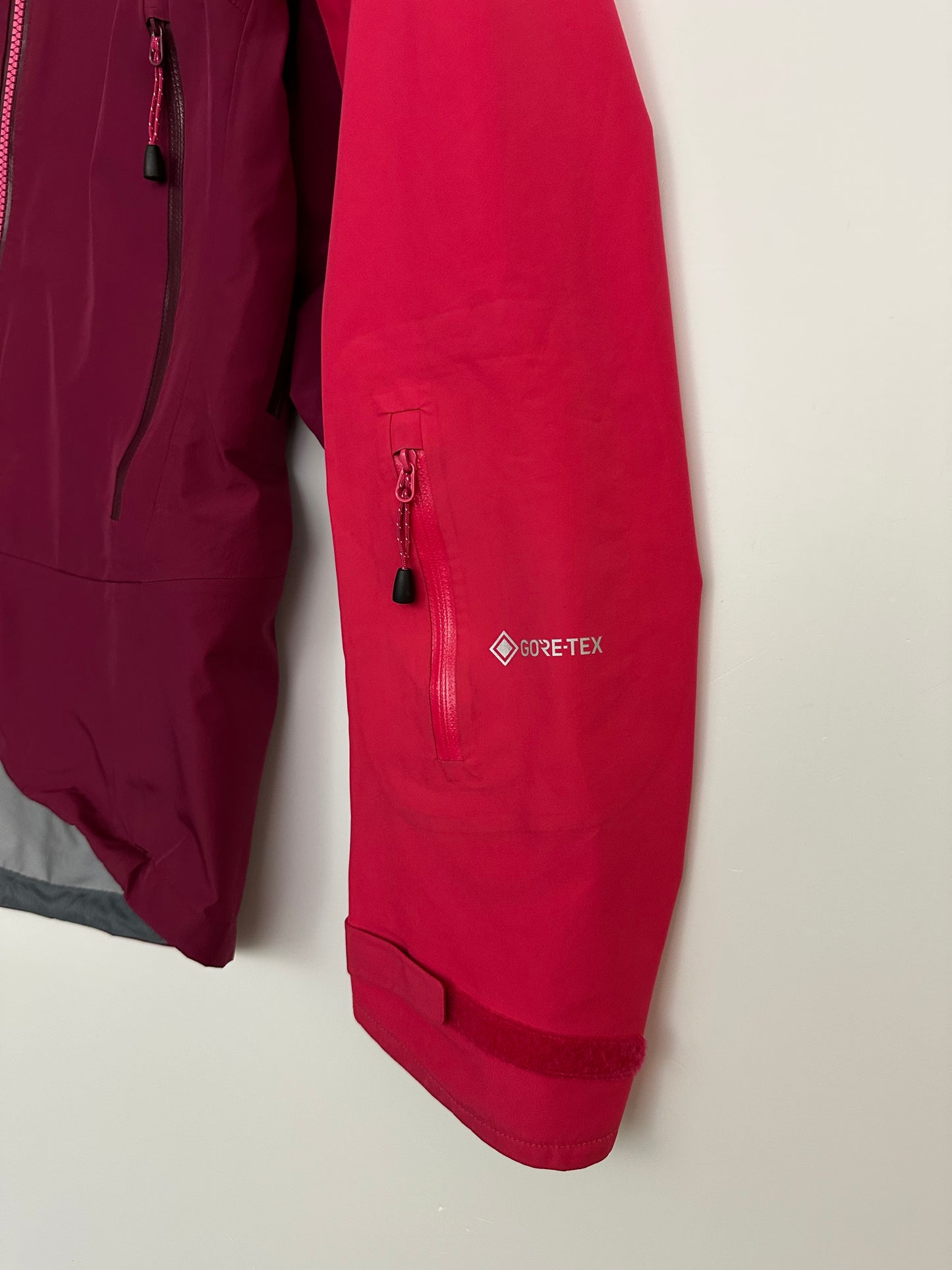 Mountain Equipment Havoc GORE-TEX C-Knit Waterproof Jacket Crimson Red Size M